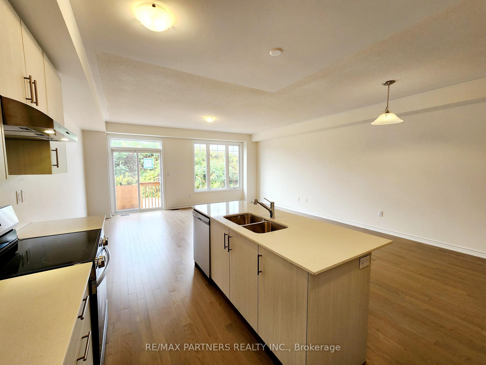 Photo 30 of 136 Greer Street, Barrie, Rural Barrie Southeast — HOMEH