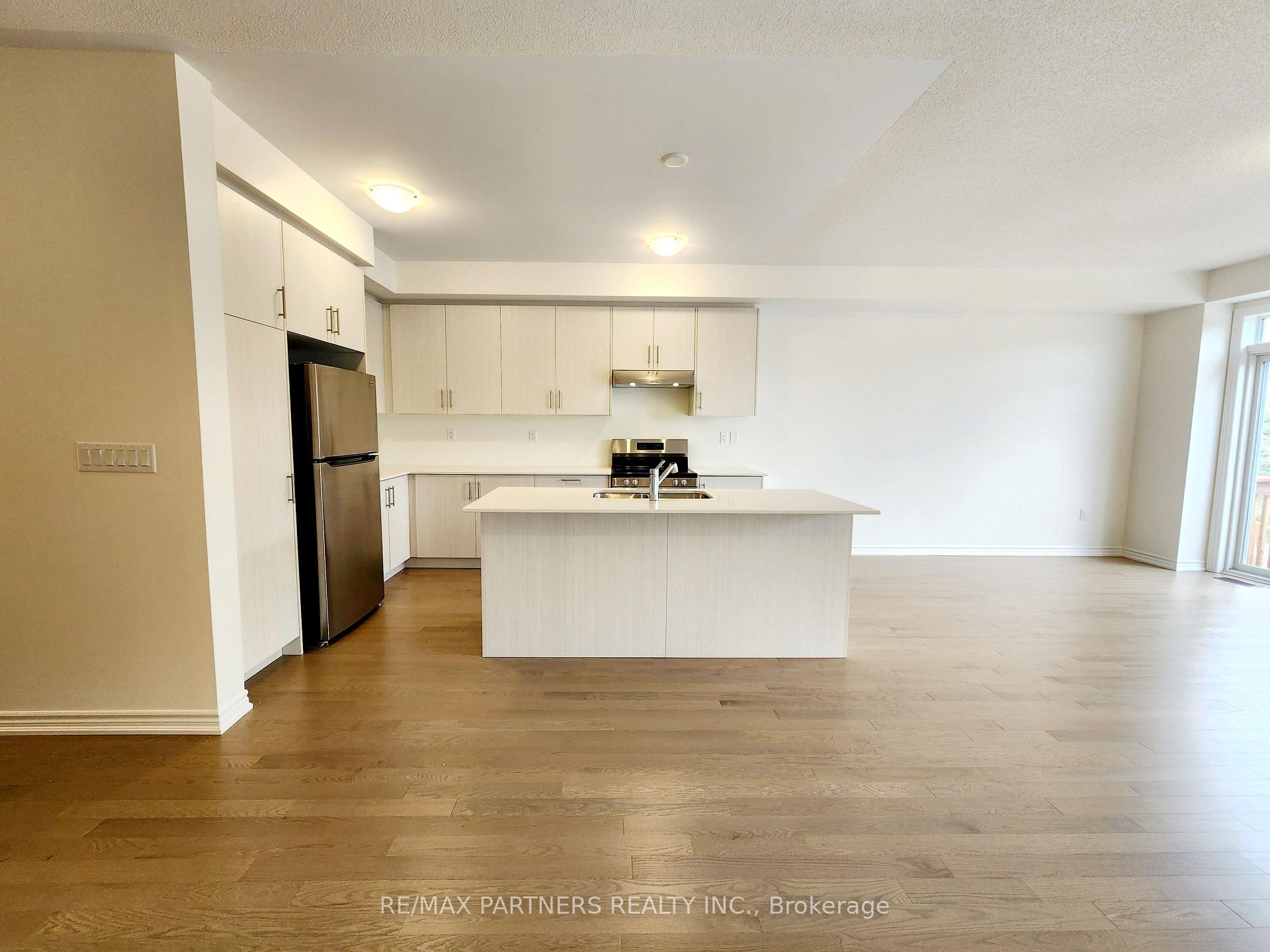 Photo 20 of 136 Greer Street, Barrie, Rural Barrie Southeast — HOMEH