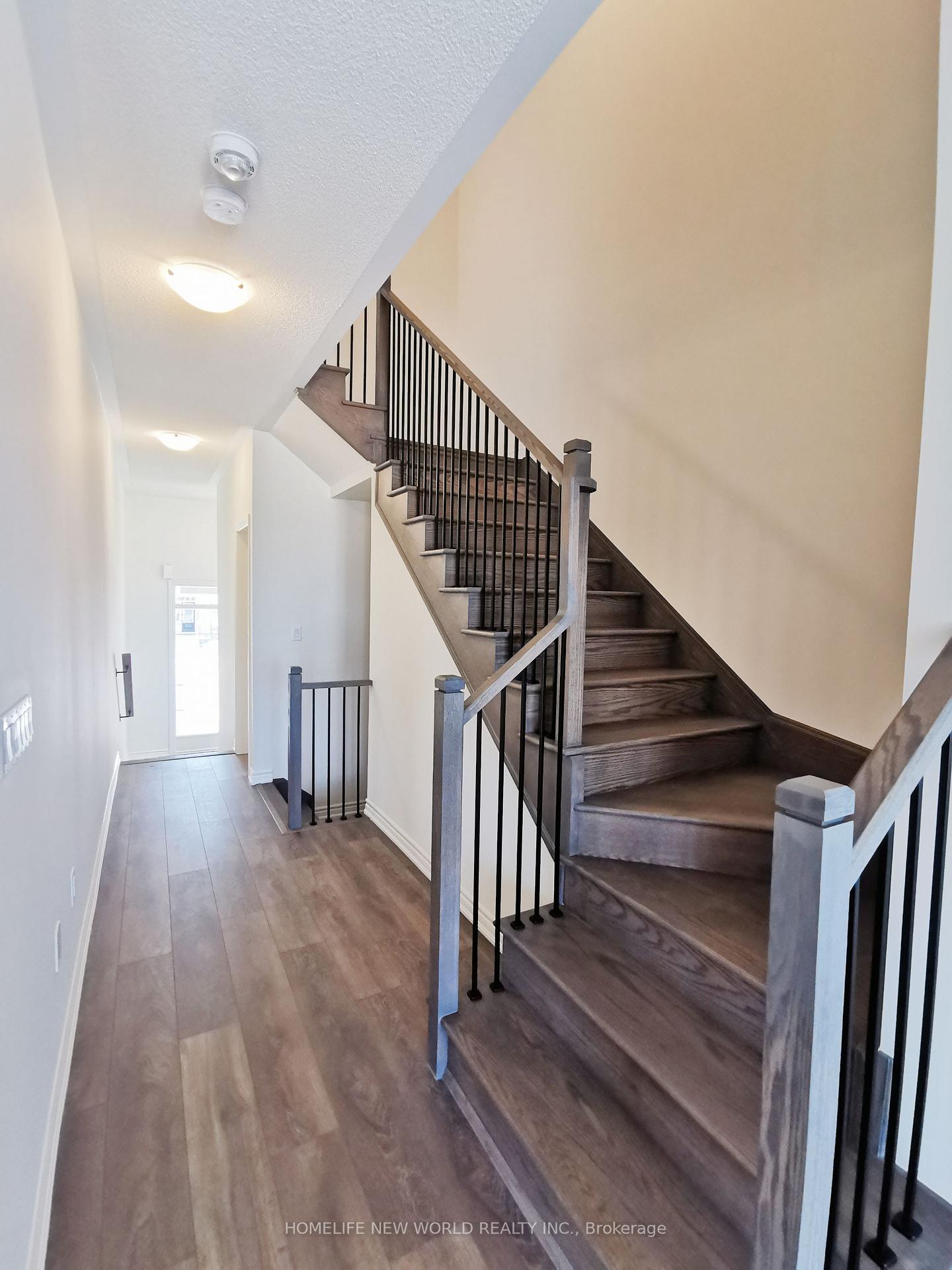 Photo 11 of 145 Greer Street, Barrie, Rural Barrie Southeast — HOMEH