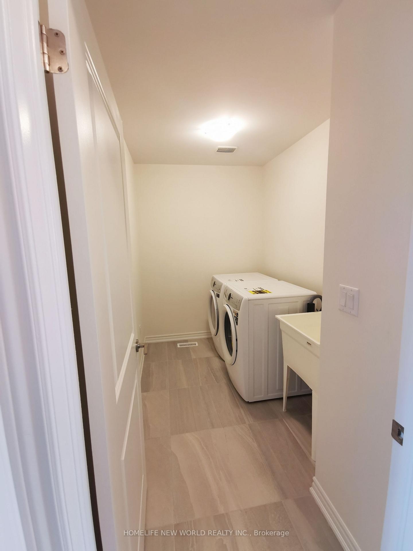 Photo 5 of 145 Greer Street, Barrie, Rural Barrie Southeast — HOMEH