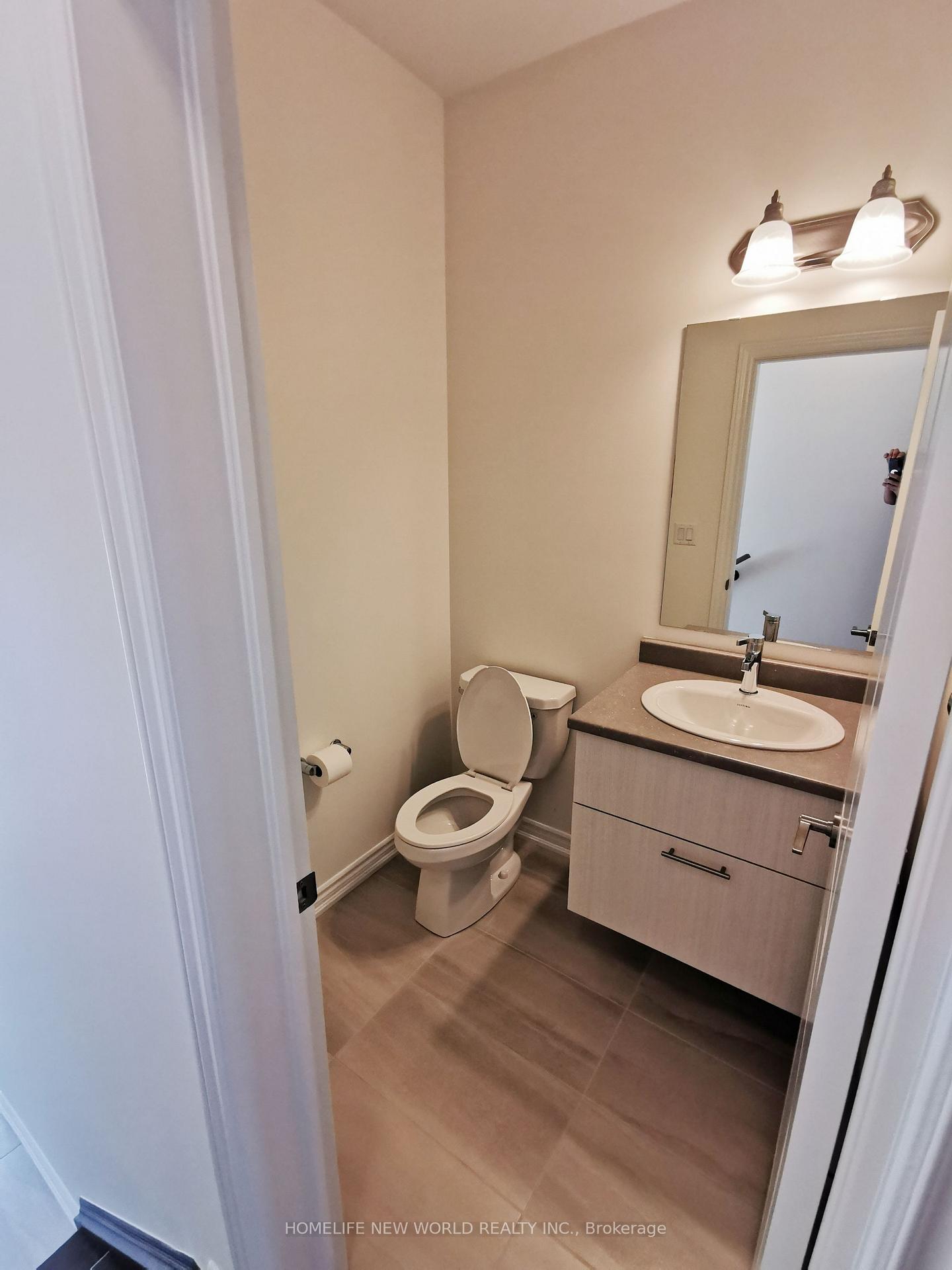 Photo 3 of 145 Greer Street, Barrie, Rural Barrie Southeast — HOMEH
