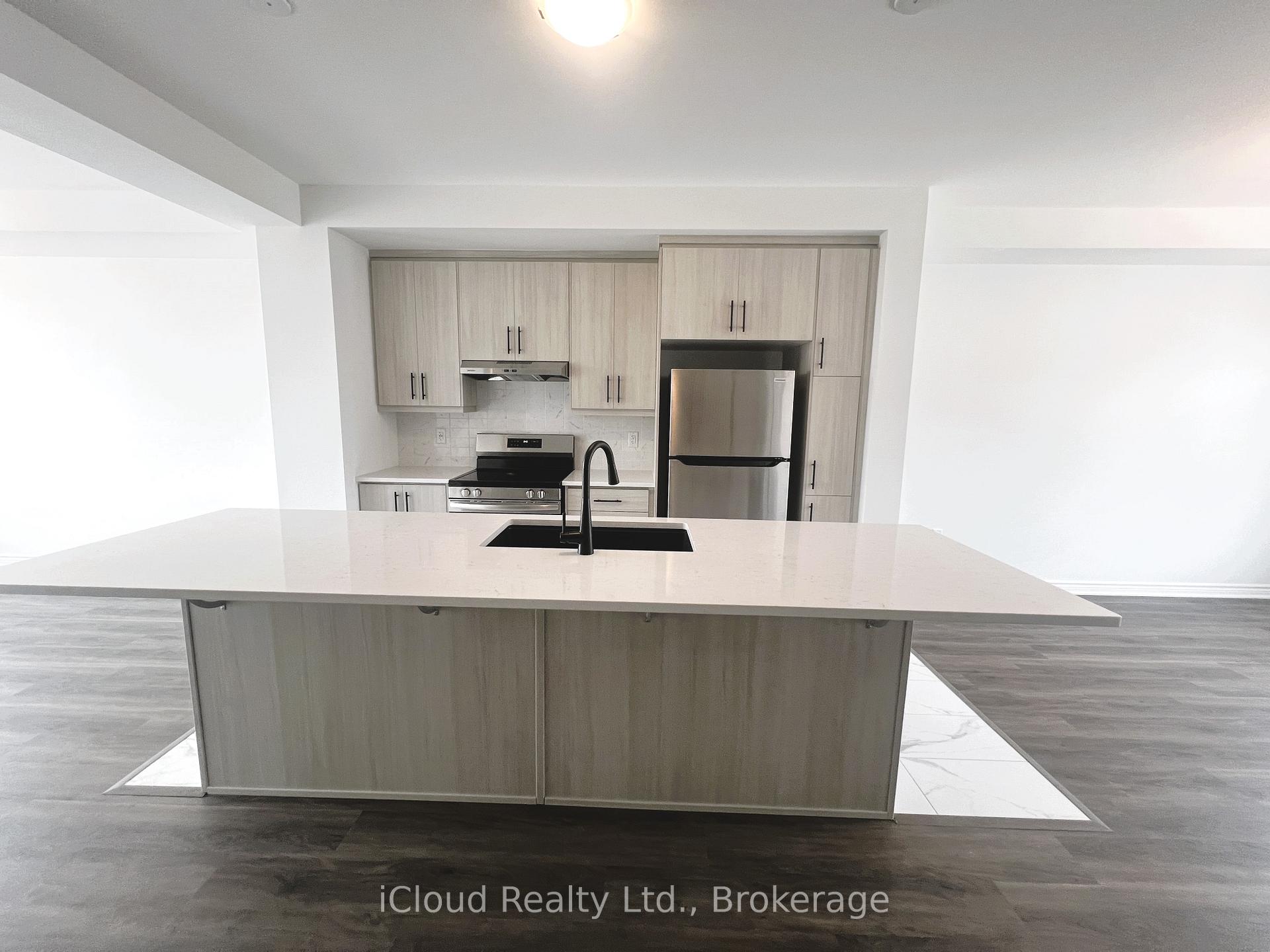 Photo 5 of 24 Pearen Lane, Barrie, Rural Barrie Southwest — HOMEH