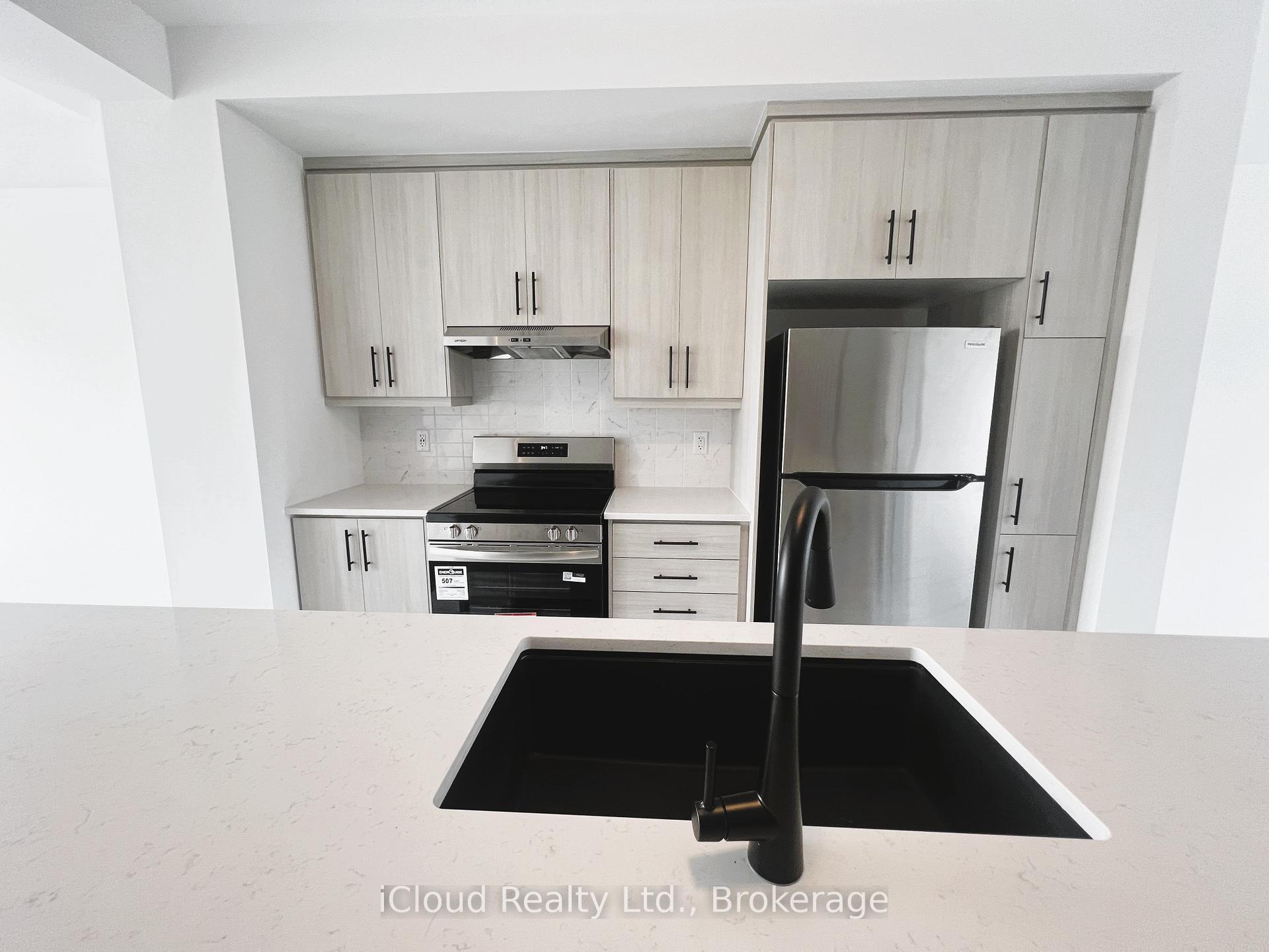 Photo 9 of 24 Pearen Lane, Barrie, Rural Barrie Southwest — HOMEH
