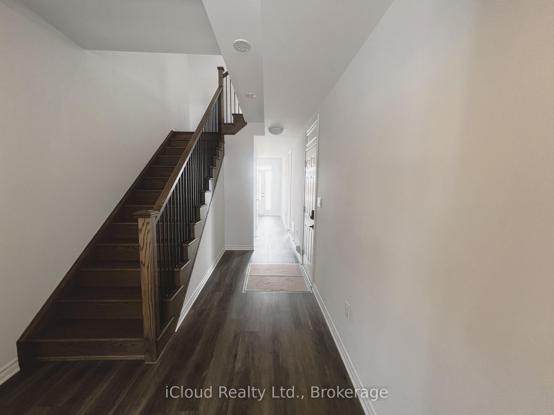 Photo 16 of 24 Pearen Lane, Barrie, Rural Barrie Southwest — HOMEH