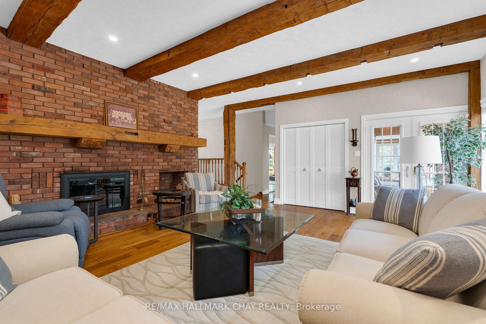 Photo 3 of 1290 Golf Course Road, Springwater, Minesing — HOMEH