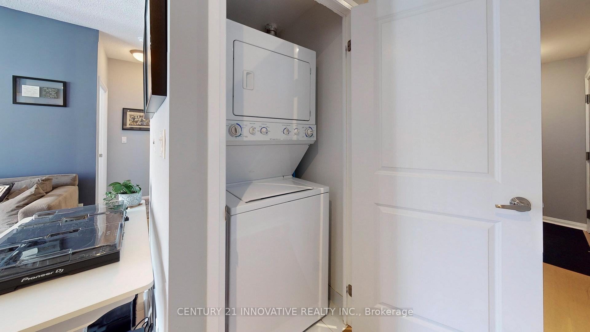 Photo 4 of Unit 1510, 35 Hayden Street E, Toronto, Church-Yonge Corridor — HOMEH