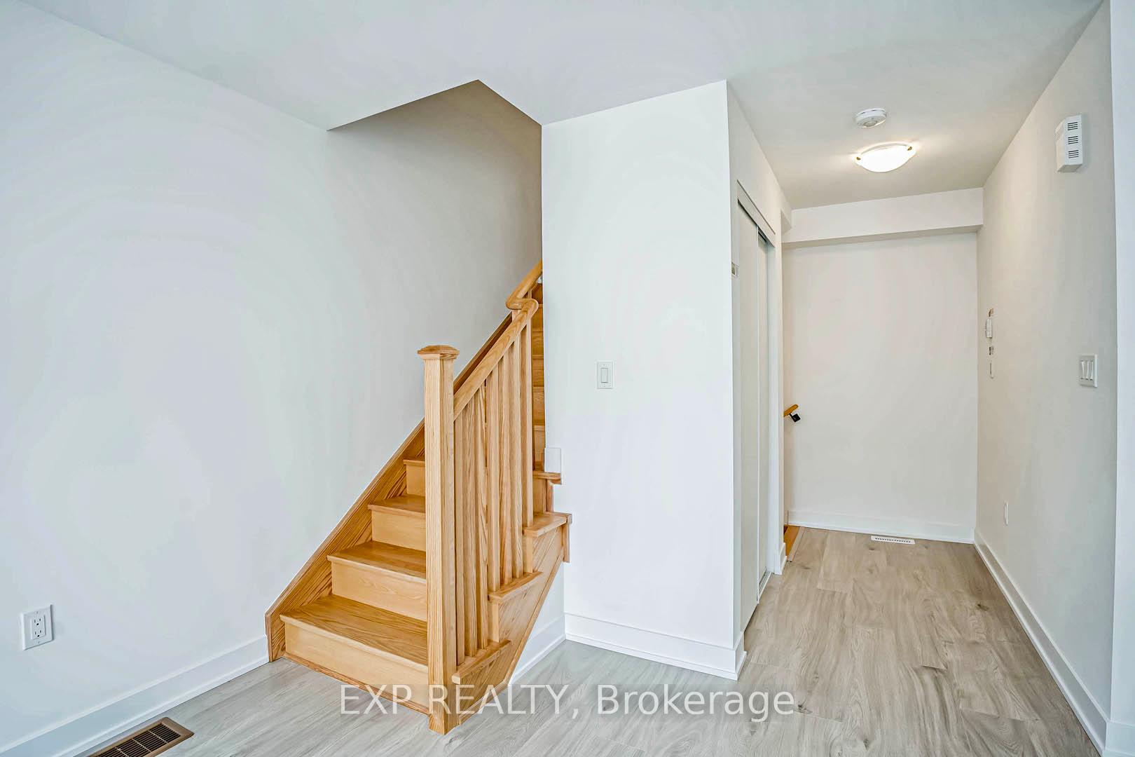 Photo 22 of 31 wagon Lane, Barrie, Innis-Shore — HOMEH