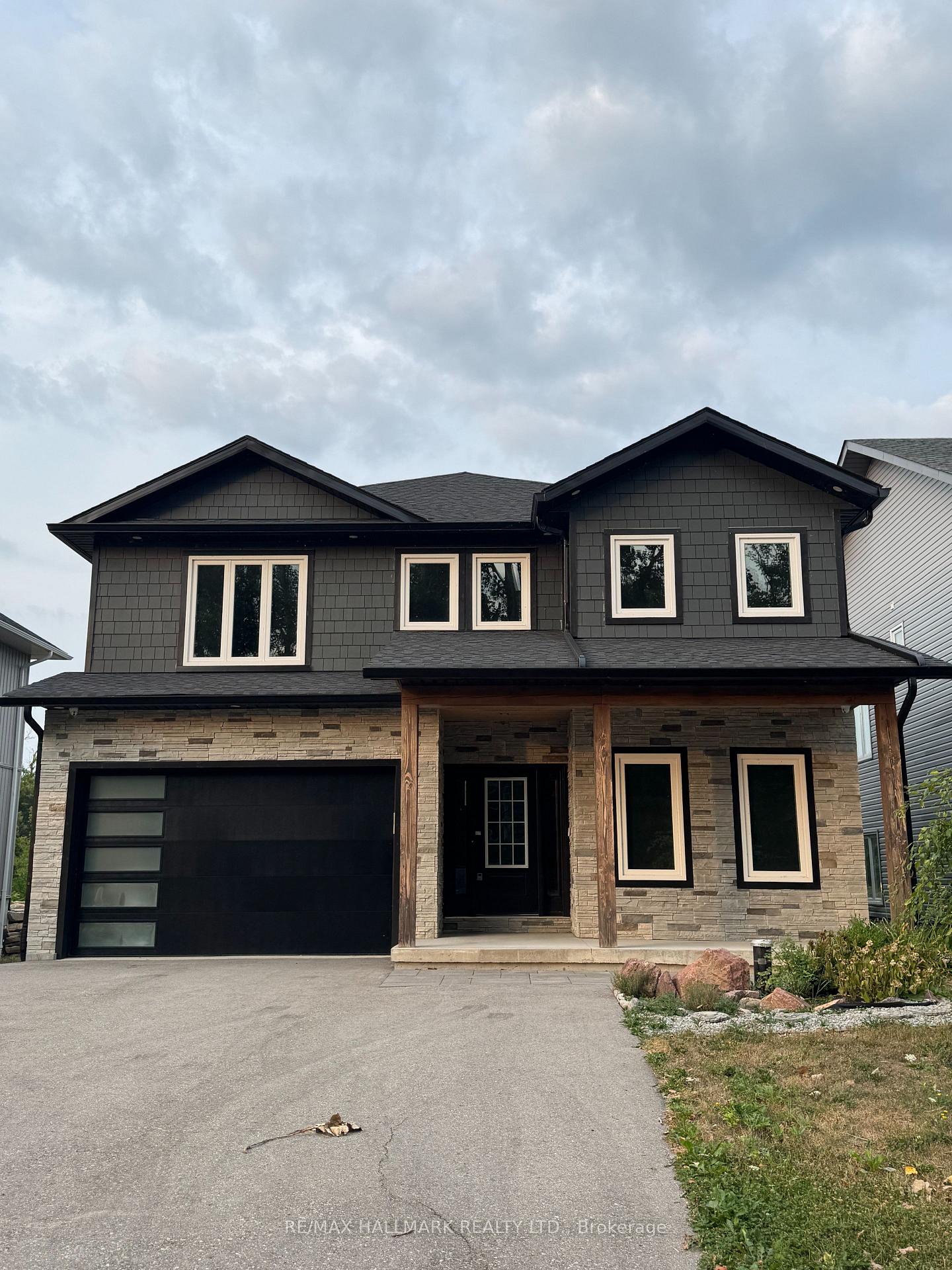 Front of 35 Rosy Beach Court