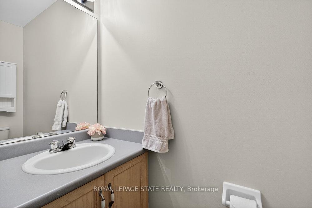 Photo 22 of Unit 37, 76 Frances Avenue, Hamilton, Stoney Creek — HOMEH