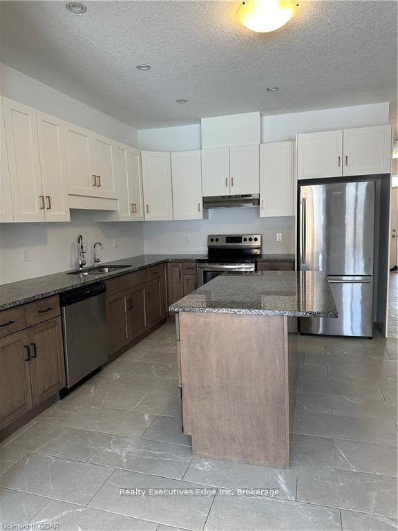 Photo 3 of 49 Dallan Drive, Guelph, Pineridge/Westminster Woods — HOMEH