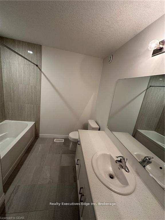 Photo 11 of 49 Dallan Drive, Guelph, Pineridge/Westminster Woods — HOMEH