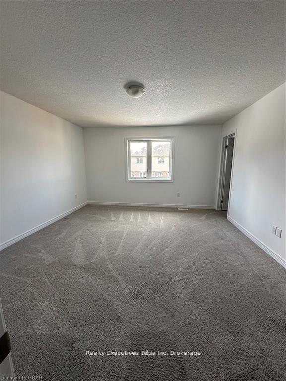 Photo 13 of 49 Dallan Drive, Guelph, Pineridge/Westminster Woods — HOMEH