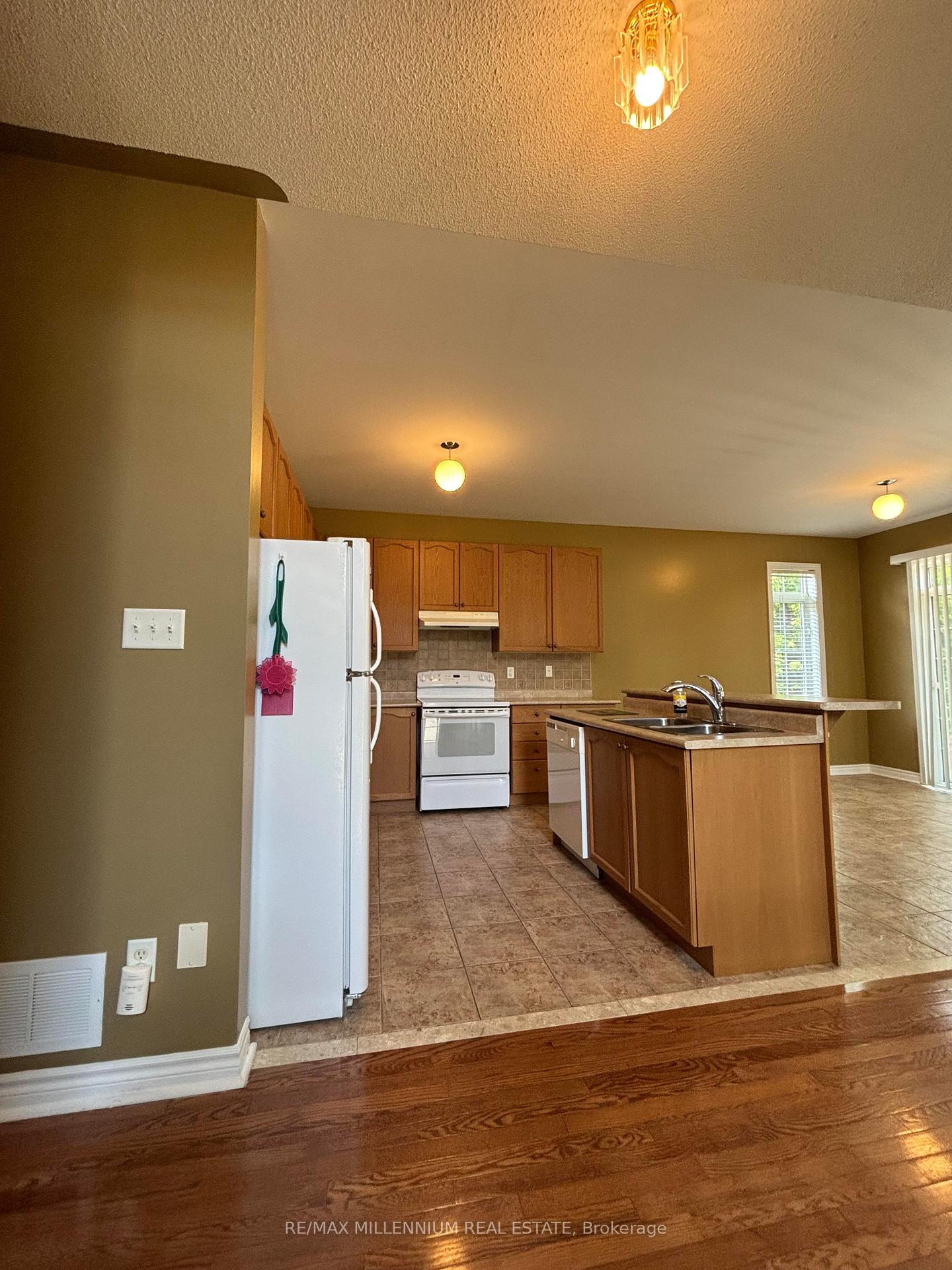 Photo 15 of 1 Blue Jay Place, Wasaga Beach — HOMEH