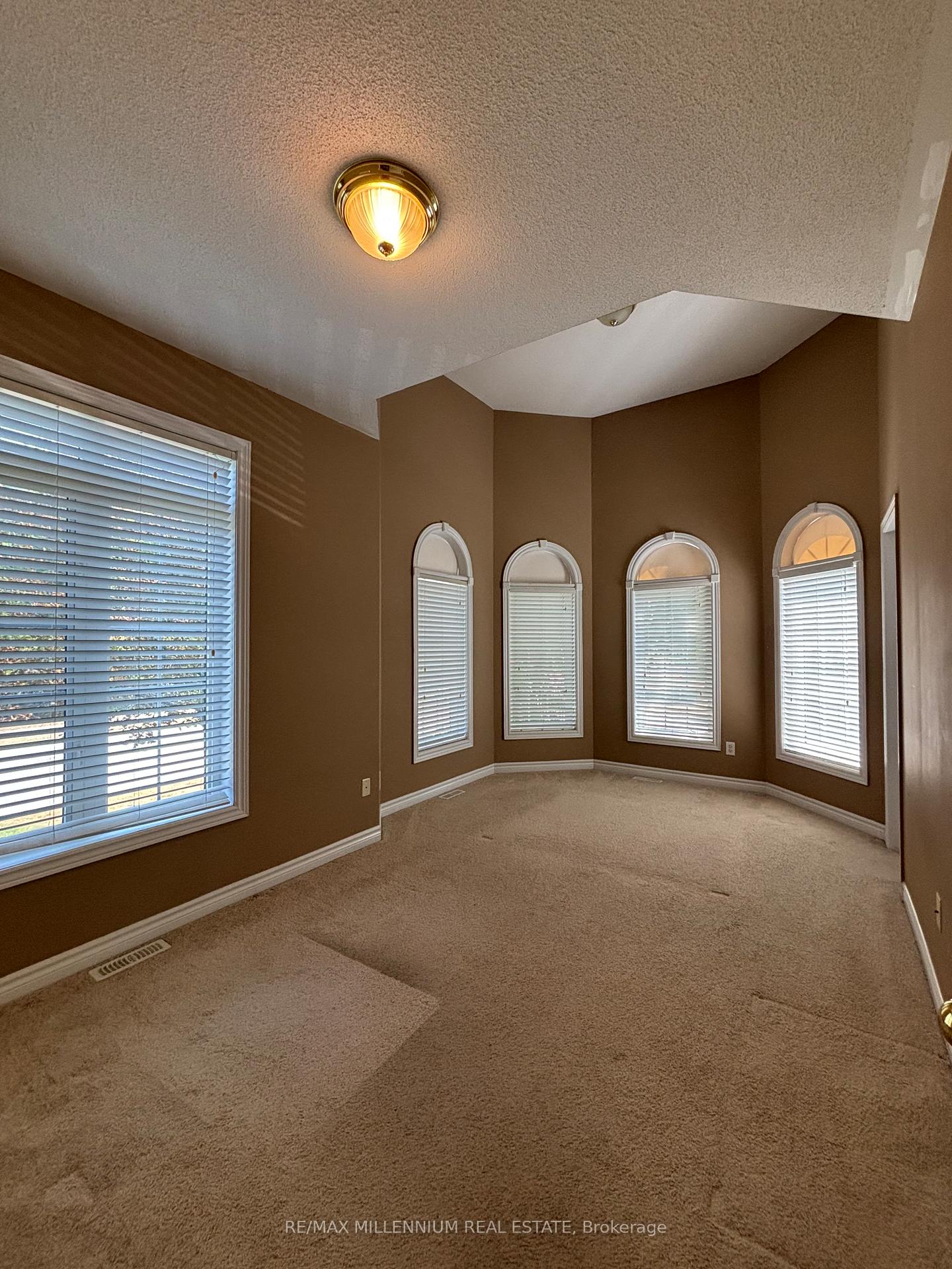 Photo 13 of 1 Blue Jay Place, Wasaga Beach — HOMEH