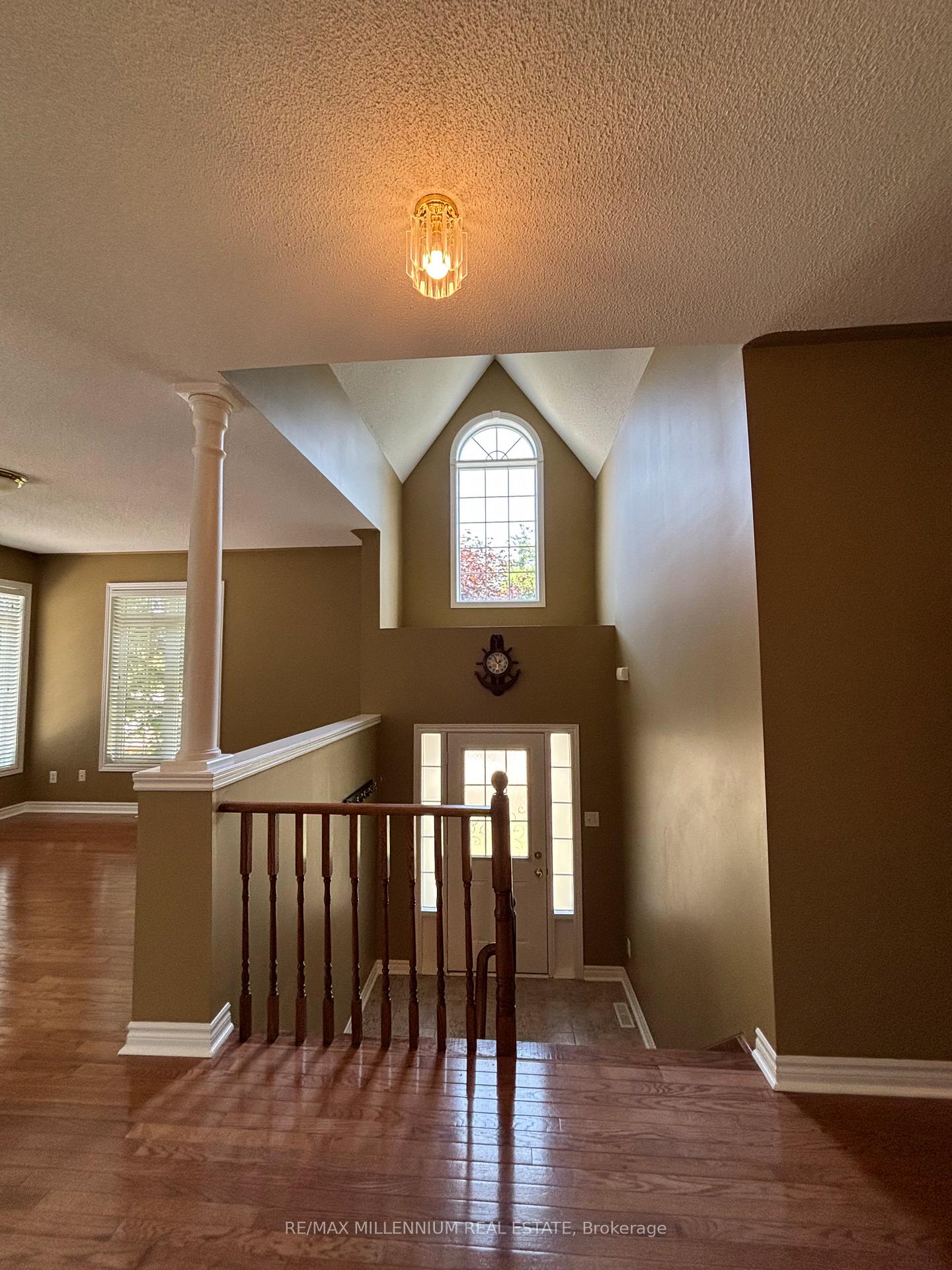 Photo 8 of 1 Blue Jay Place, Wasaga Beach — HOMEH