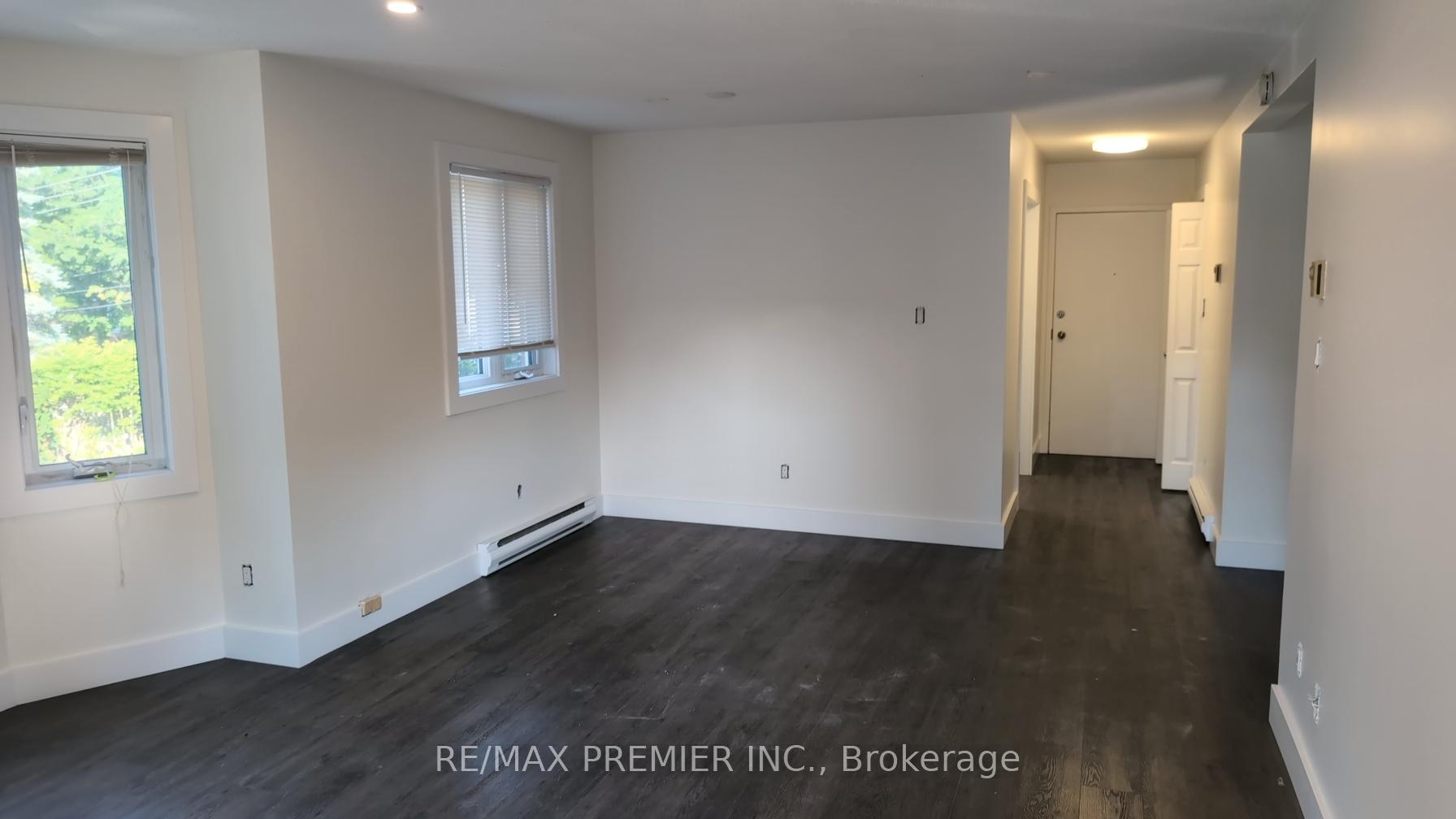Photo 5 of Unit 4, 79 Wellington Street E, Barrie, Wellington — HOMEH