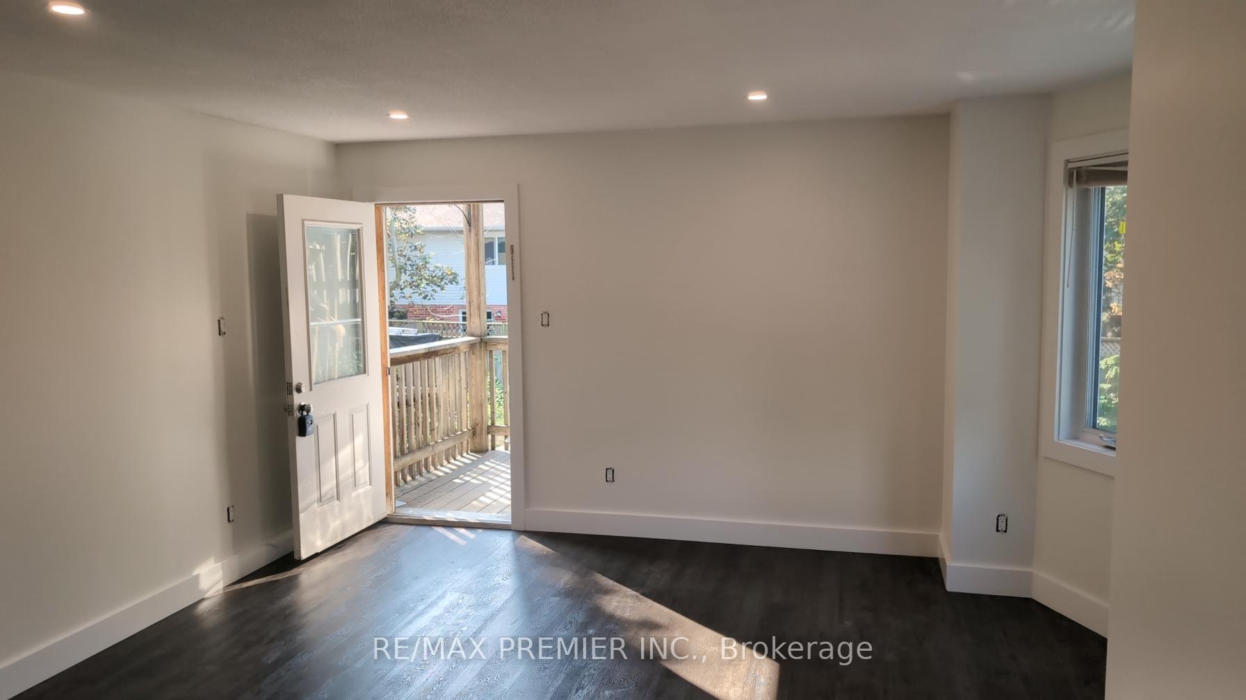 Photo 6 of Unit 4, 79 Wellington Street E, Barrie, Wellington — HOMEH