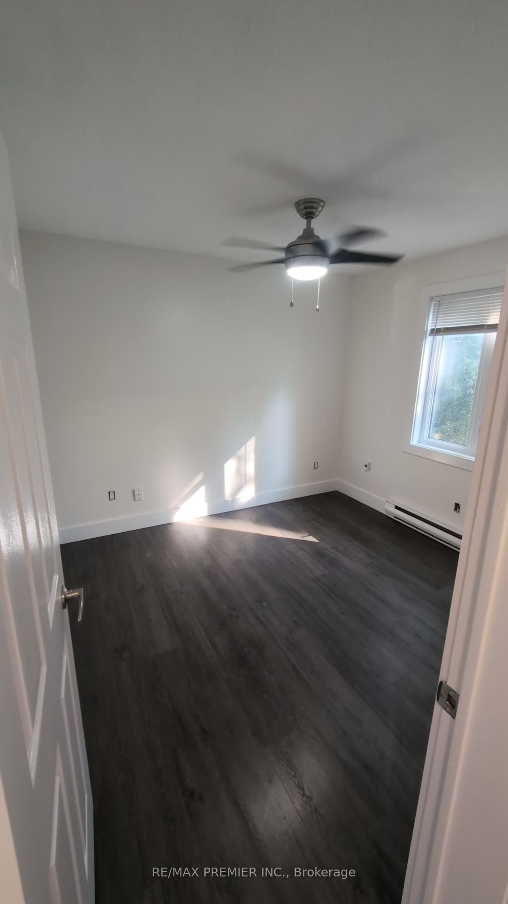 Photo 16 of Unit 4, 79 Wellington Street E, Barrie, Wellington — HOMEH