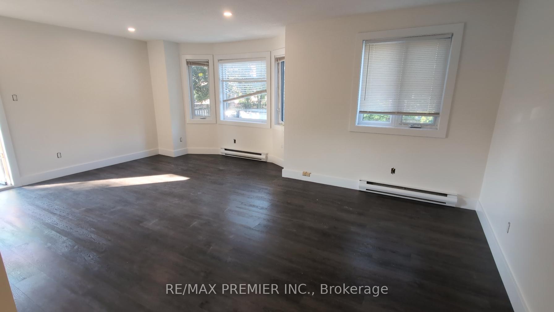 Photo 15 of Unit 4, 79 Wellington Street E, Barrie, Wellington — HOMEH