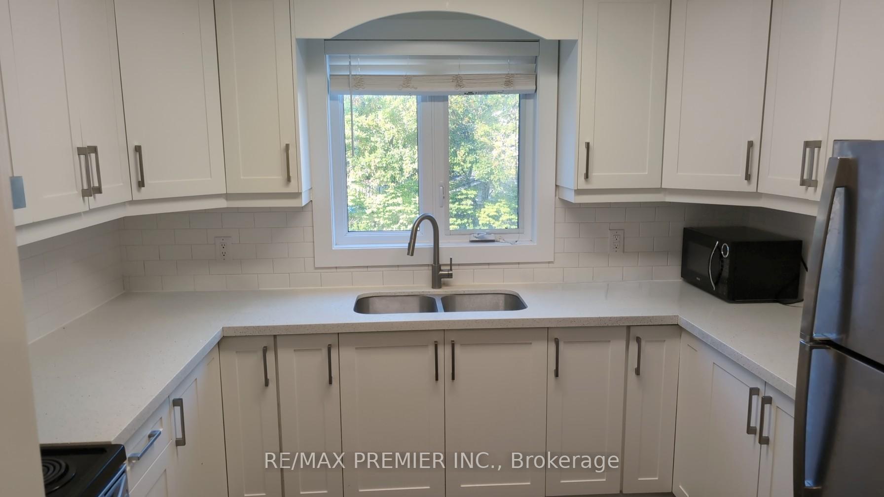 Photo 34 of Unit 4, 79 Wellington Street E, Barrie, Wellington — HOMEH