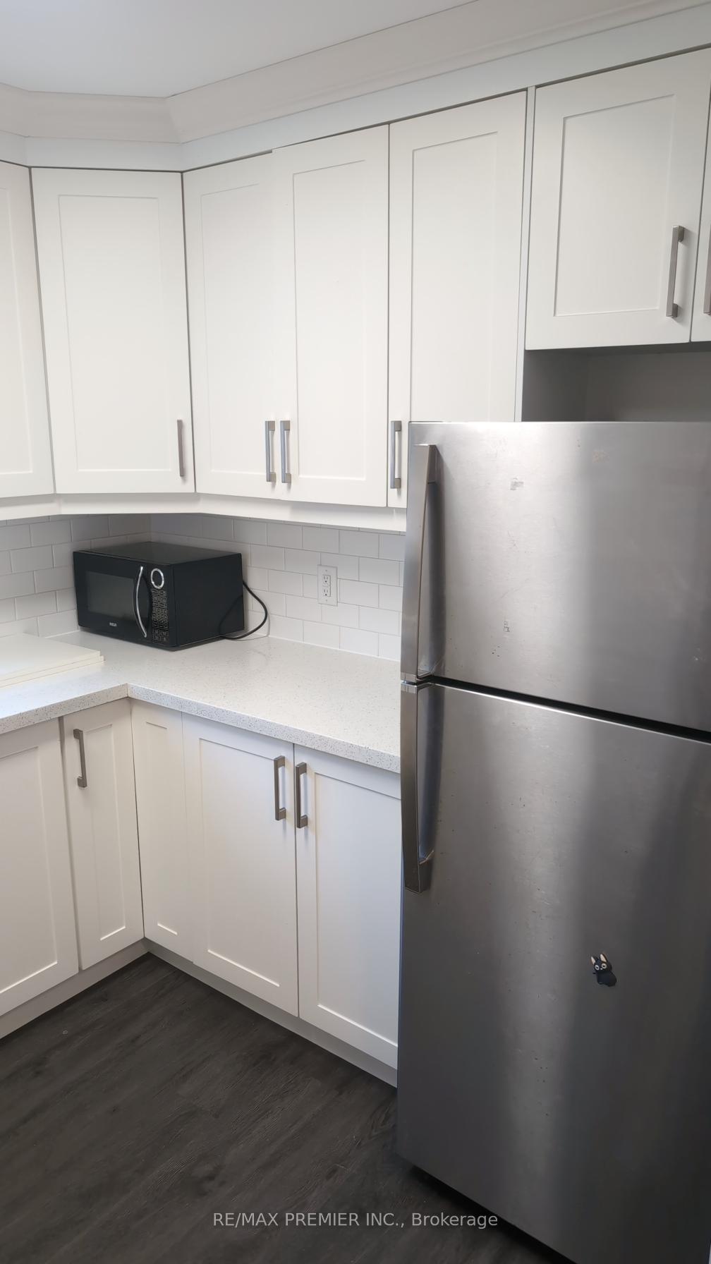 Photo 25 of Unit 4, 79 Wellington Street E, Barrie, Wellington — HOMEH