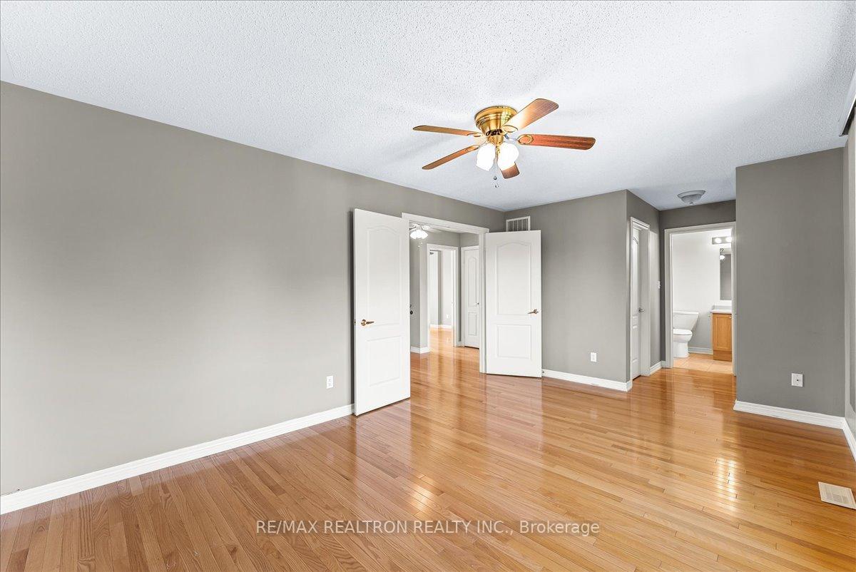 Photo 5 of 34 Megan Crescent, Barrie, 400 West — HOMEH