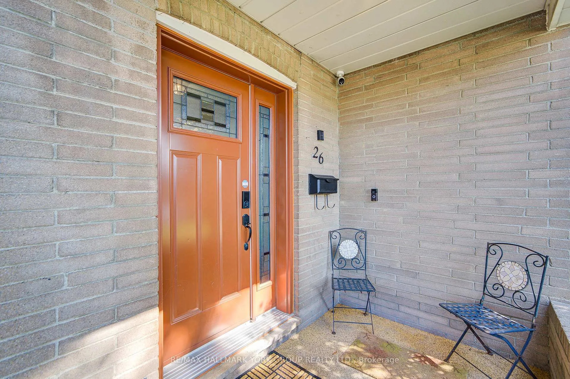 Photo 5 of 26 Gregory Street, Brampton, Downtown Brampton — HOMEH