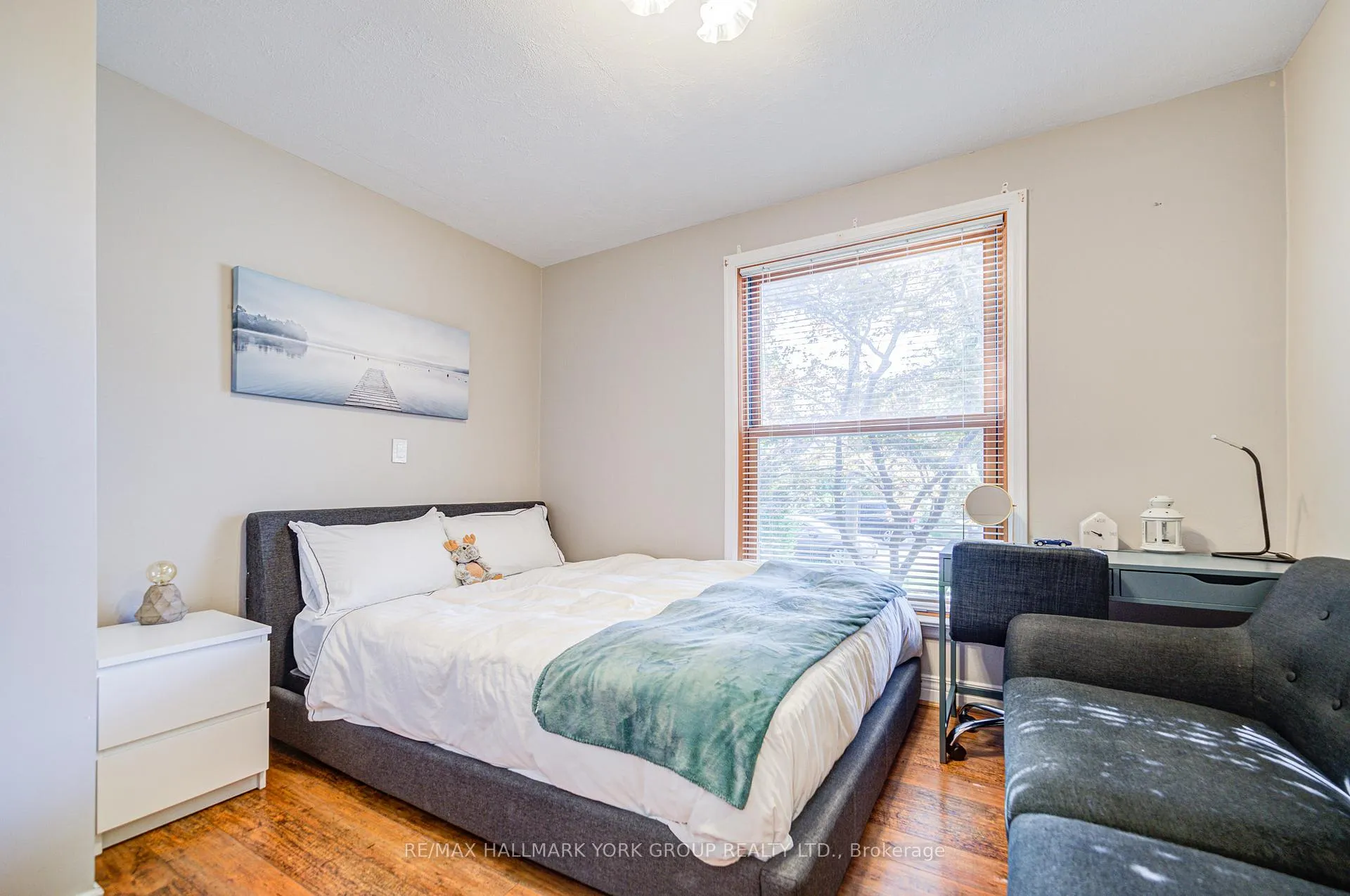 Photo 22 of 26 Gregory Street, Brampton, Downtown Brampton — HOMEH