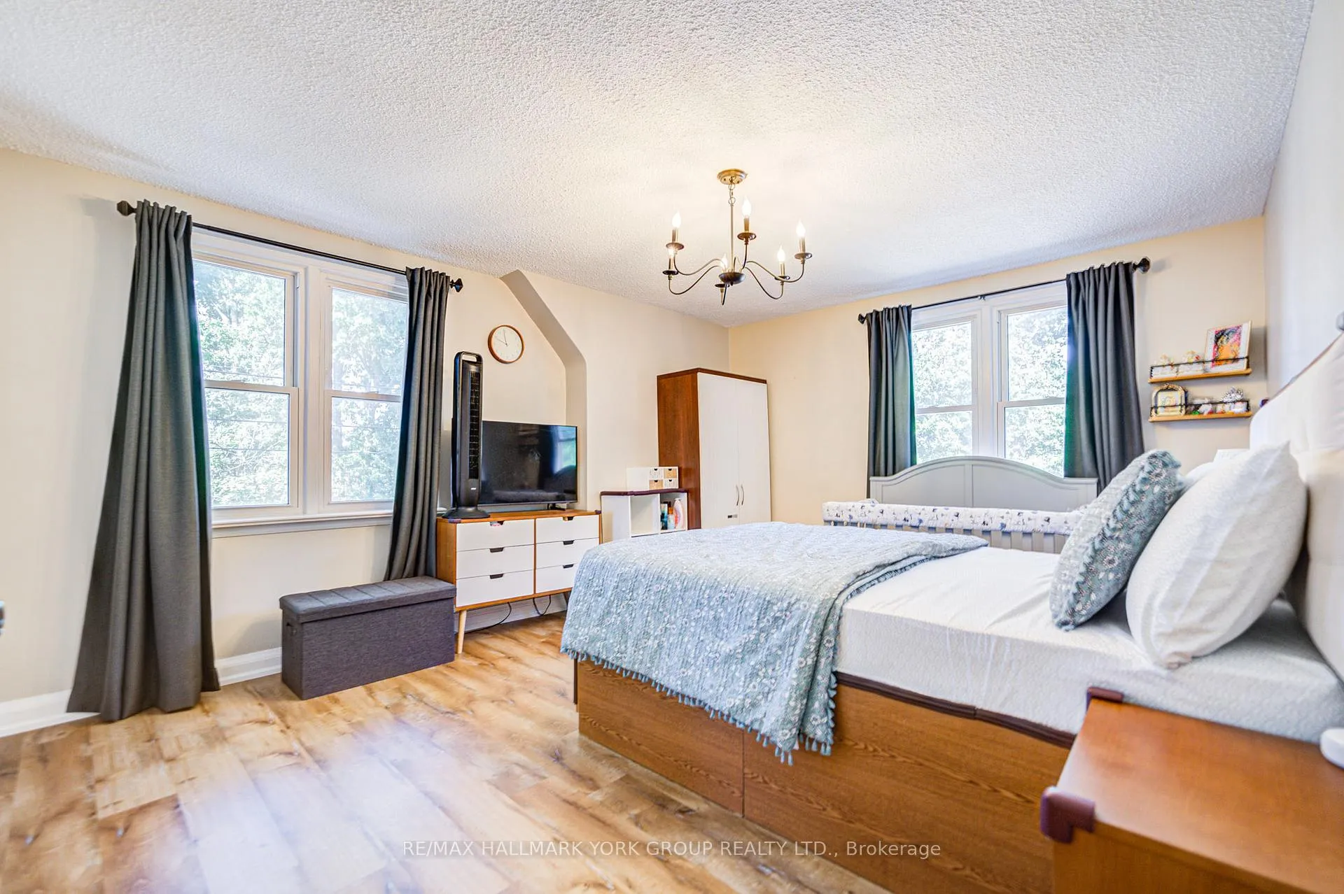 Photo 31 of 26 Gregory Street, Brampton, Downtown Brampton — HOMEH
