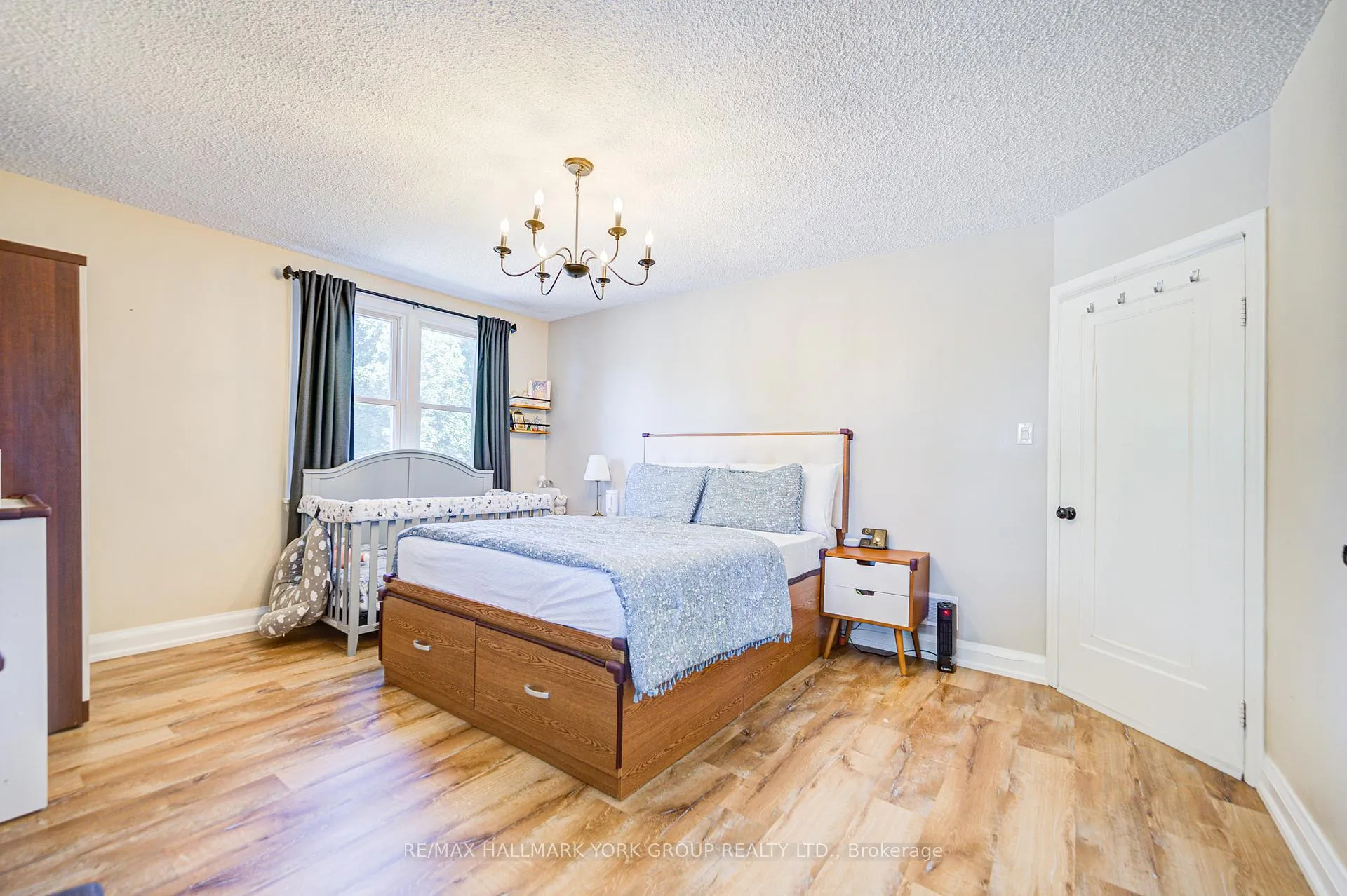 Photo 33 of 26 Gregory Street, Brampton, Downtown Brampton — HOMEH