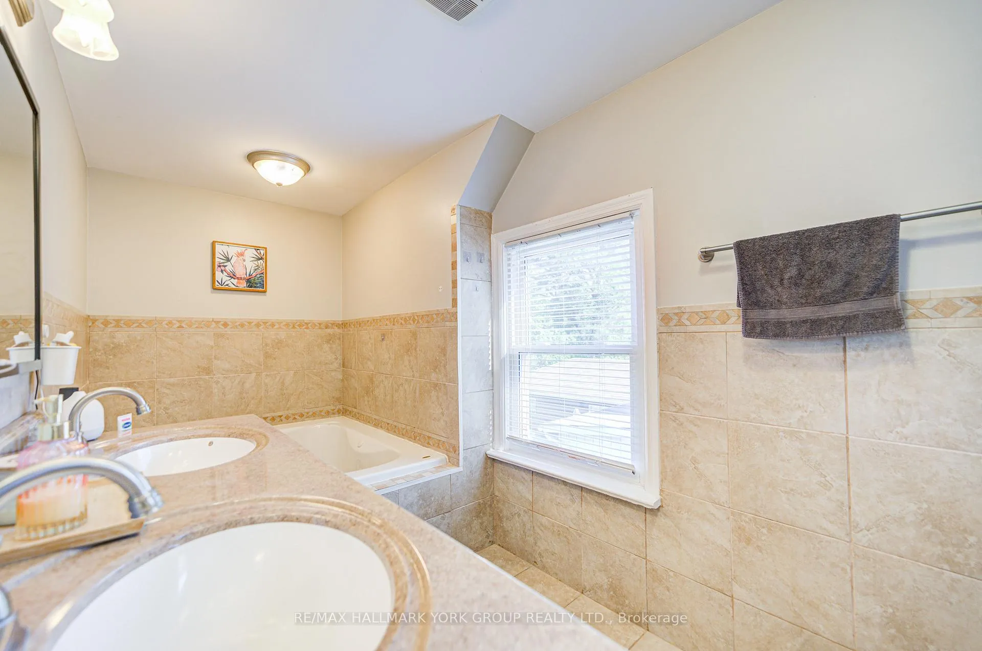 Photo 46 of 26 Gregory Street, Brampton, Downtown Brampton — HOMEH