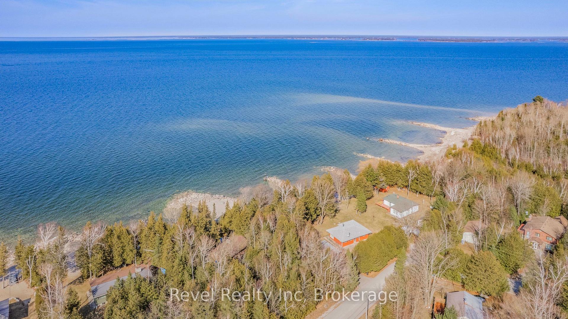 Photo 34 of 35 Chippewa Crescent, Tiny, Rural Tiny — HOMEH