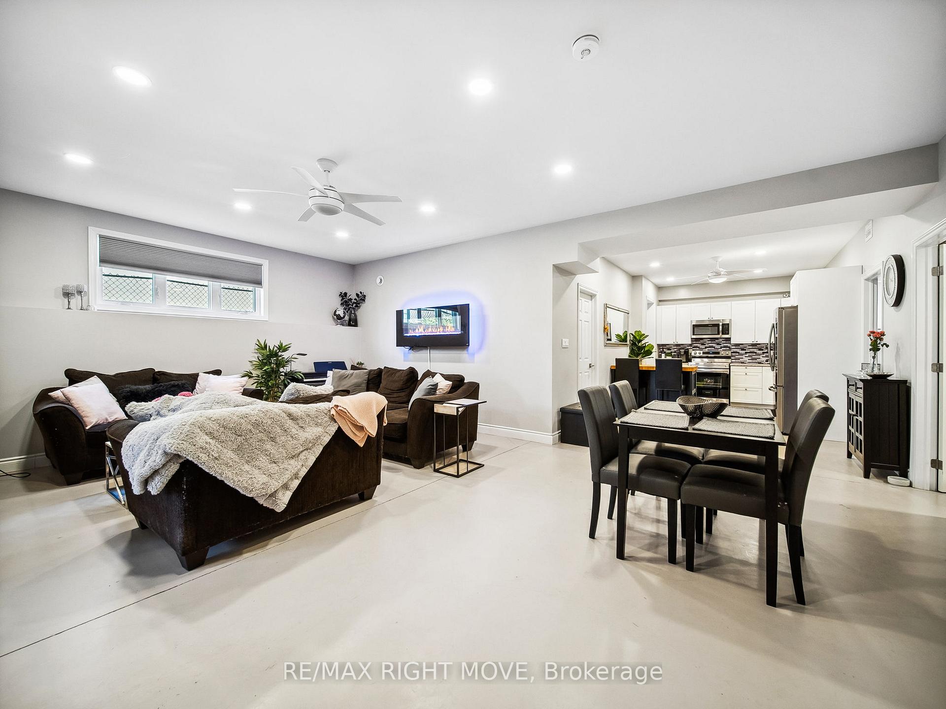 Photo 9 of Unit 2, 112B Creighton Street S, Ramara, Atherley — HOMEH
