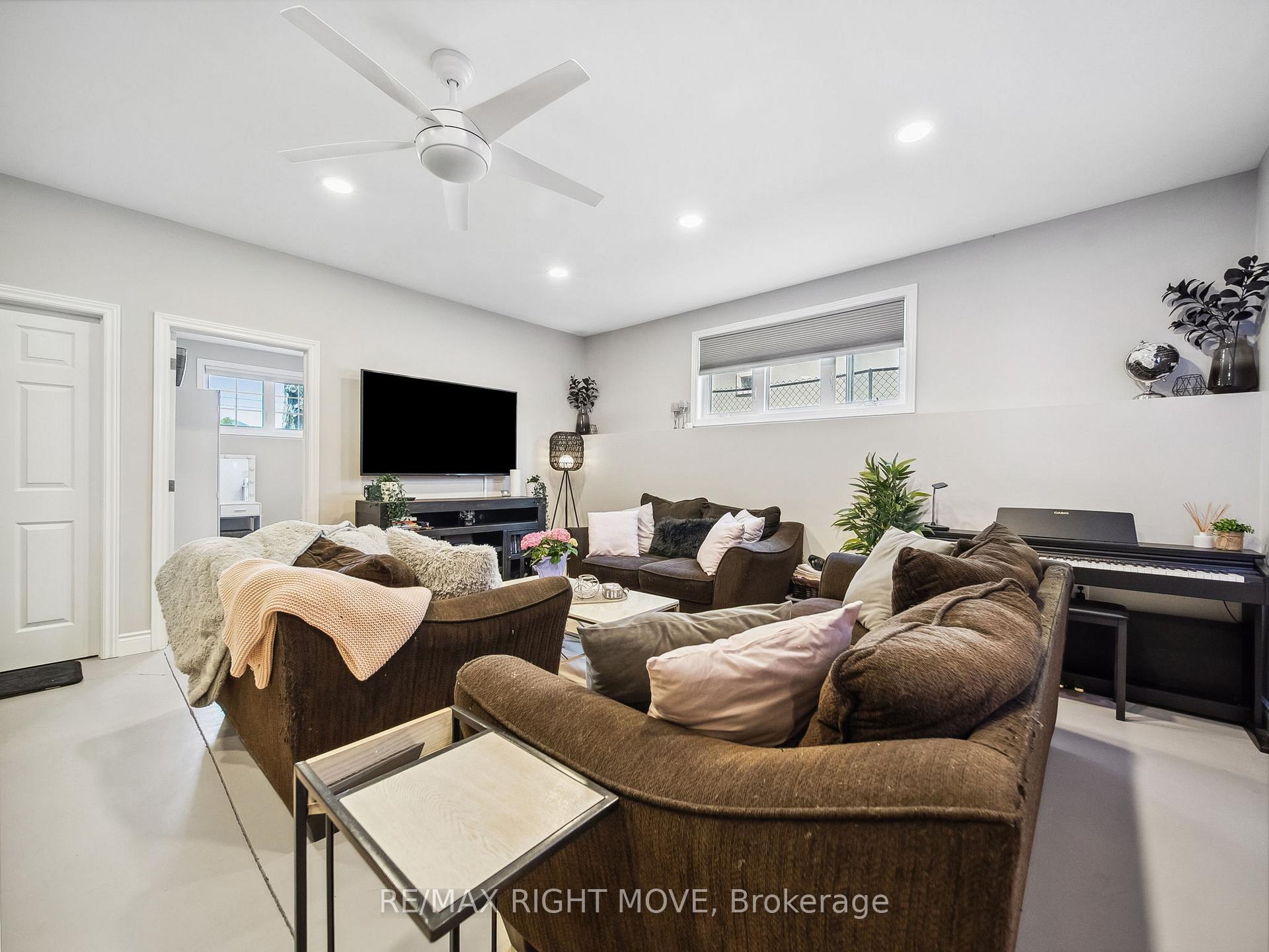 Photo 2 of Unit 2, 112B Creighton Street S, Ramara, Atherley — HOMEH