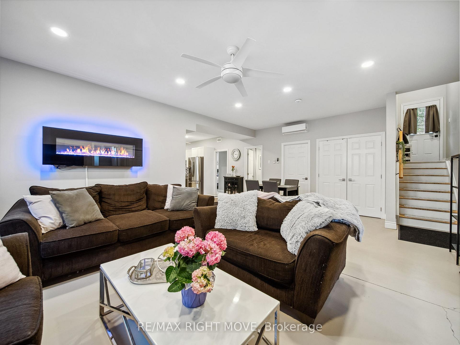 Photo 7 of Unit 2, 112B Creighton Street S, Ramara, Atherley — HOMEH