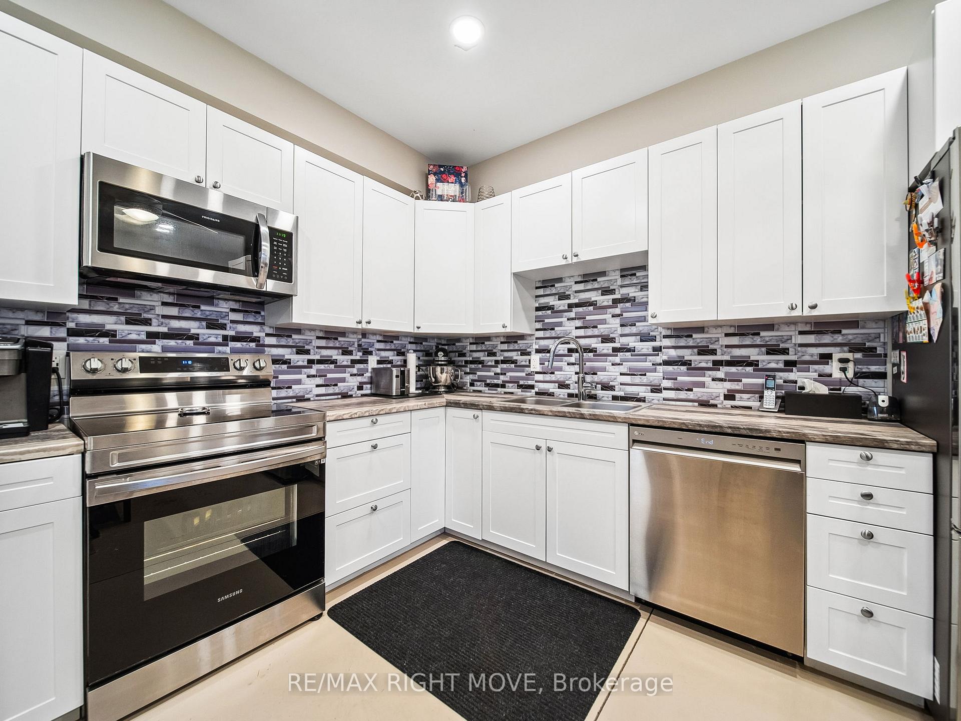 Photo 19 of Unit 2, 112B Creighton Street S, Ramara, Atherley — HOMEH