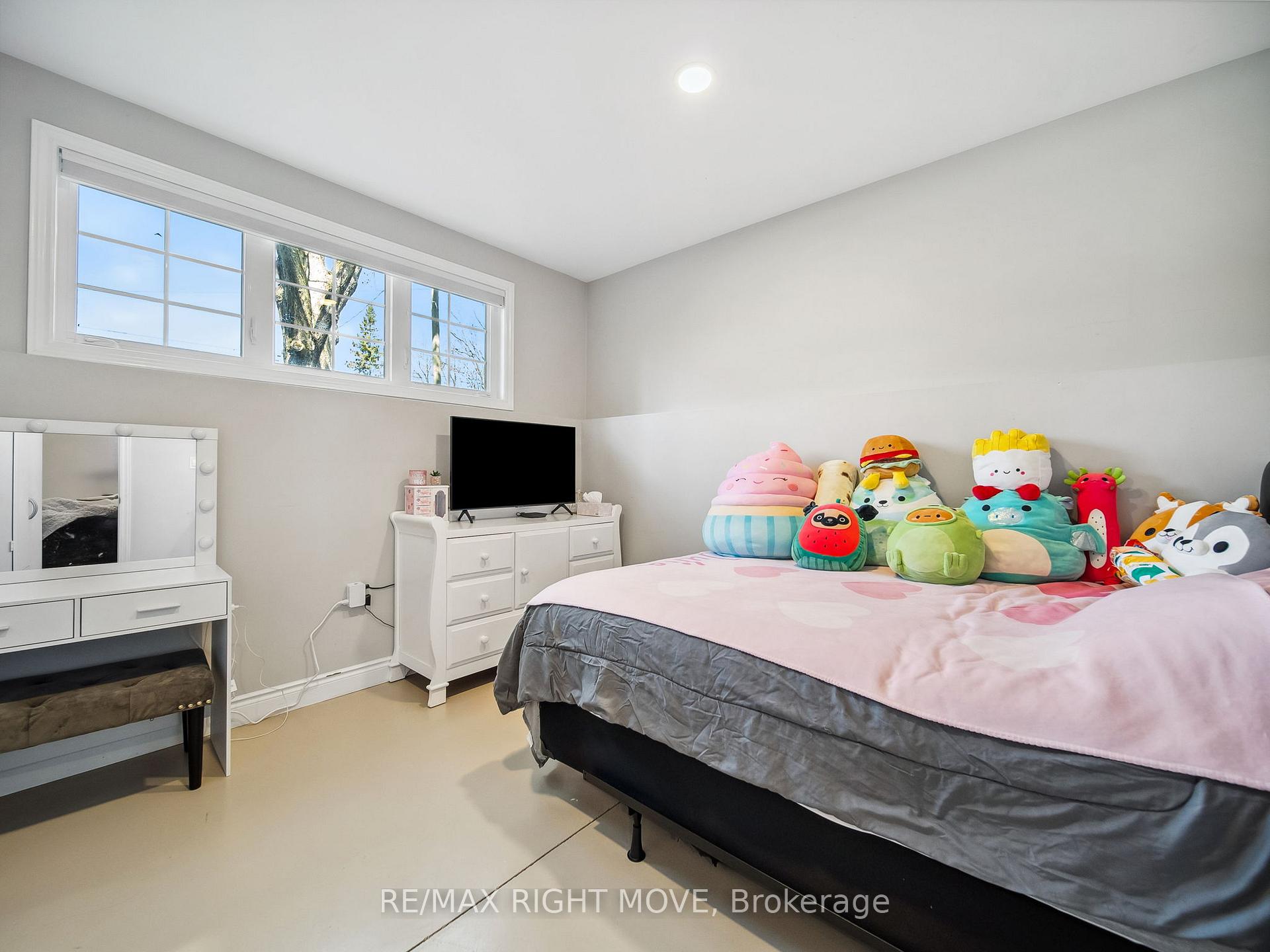 Photo 18 of Unit 2, 112B Creighton Street S, Ramara, Atherley — HOMEH