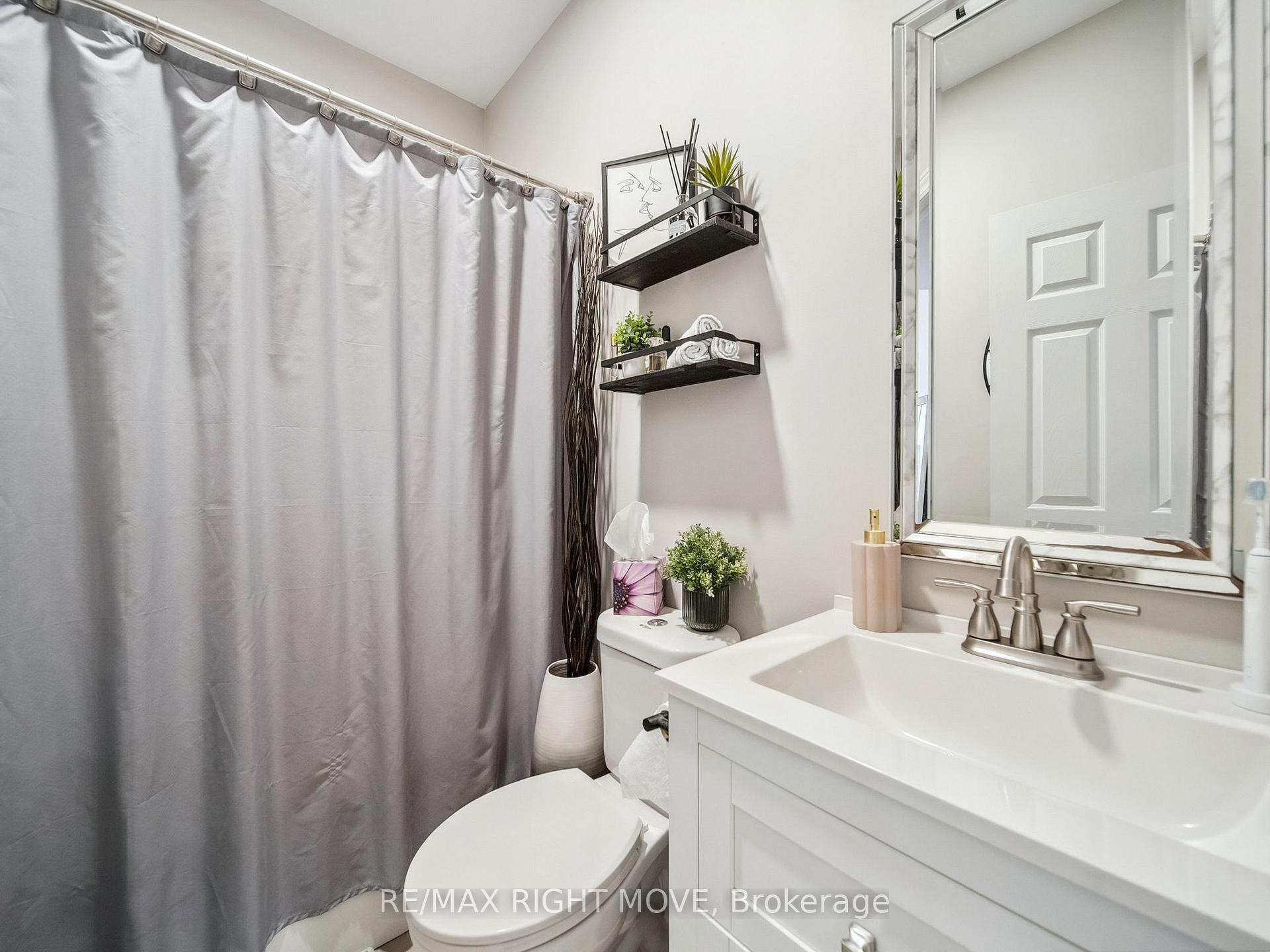 Photo 10 of Unit 2, 112B Creighton Street S, Ramara, Atherley — HOMEH