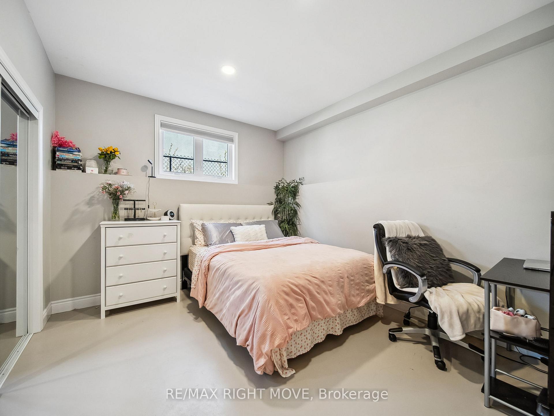 Photo 8 of Unit 2, 112B Creighton Street S, Ramara, Atherley — HOMEH