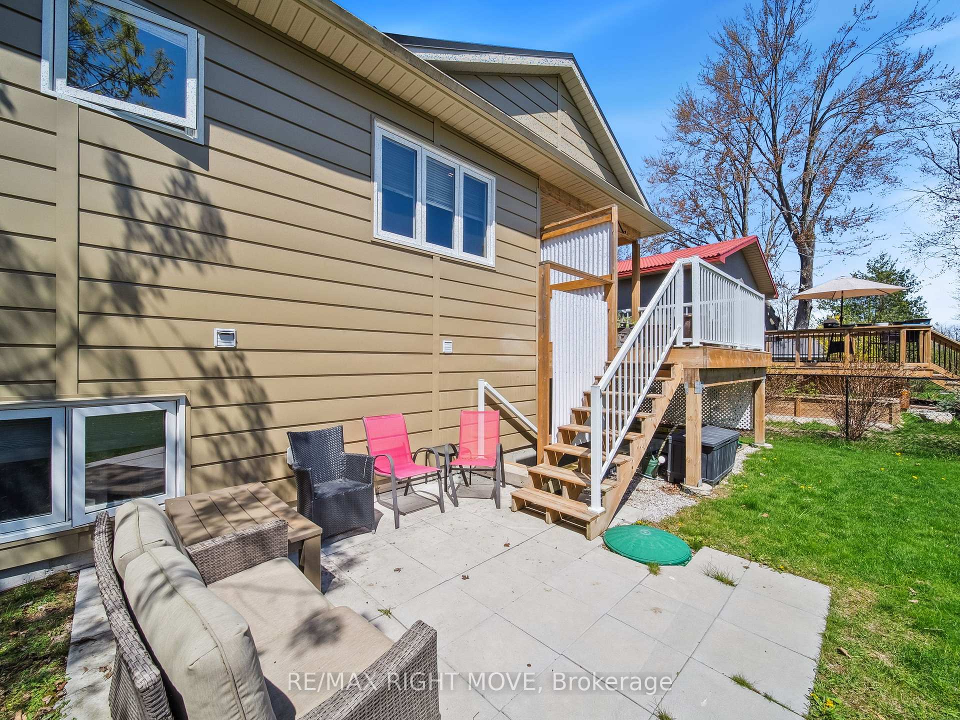 Photo 11 of Unit 2, 112B Creighton Street S, Ramara, Atherley — HOMEH