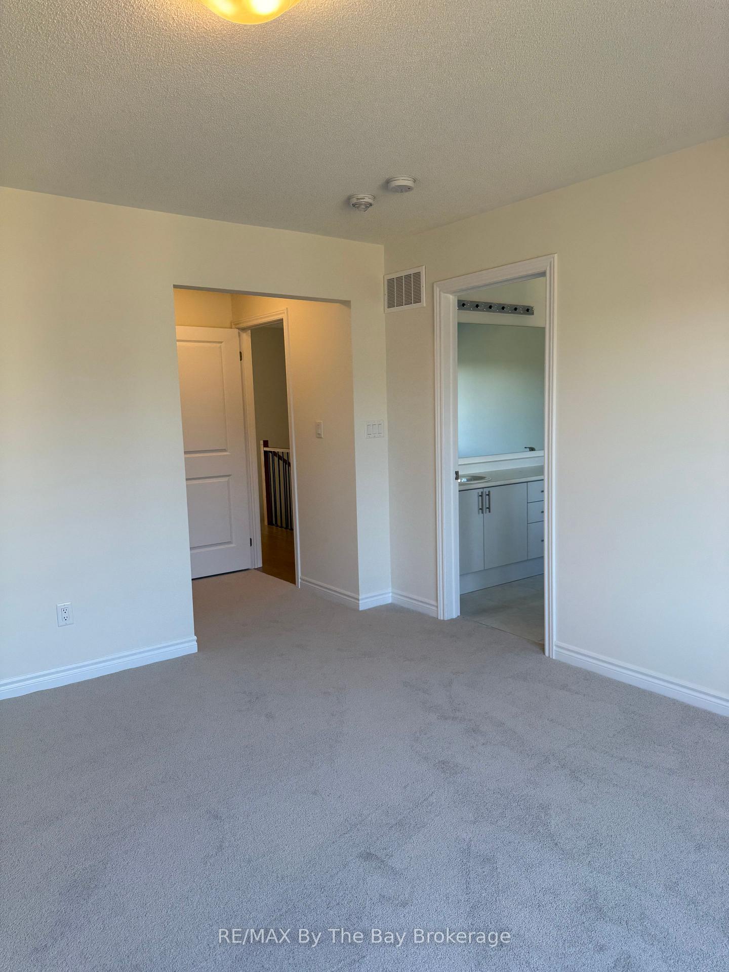 Photo 17 of 18 Federica Crescent, Wasaga Beach — HOMEH