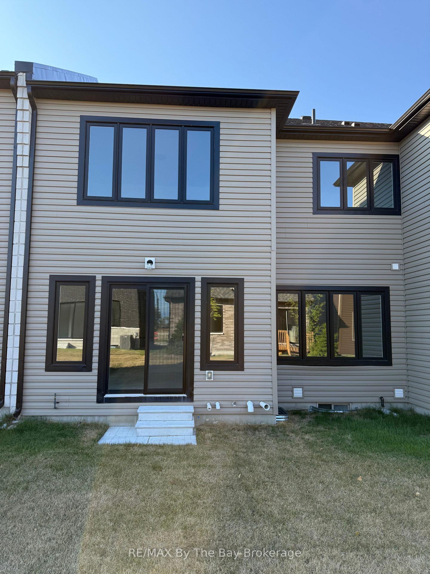 Photo 24 of 18 Federica Crescent, Wasaga Beach — HOMEH