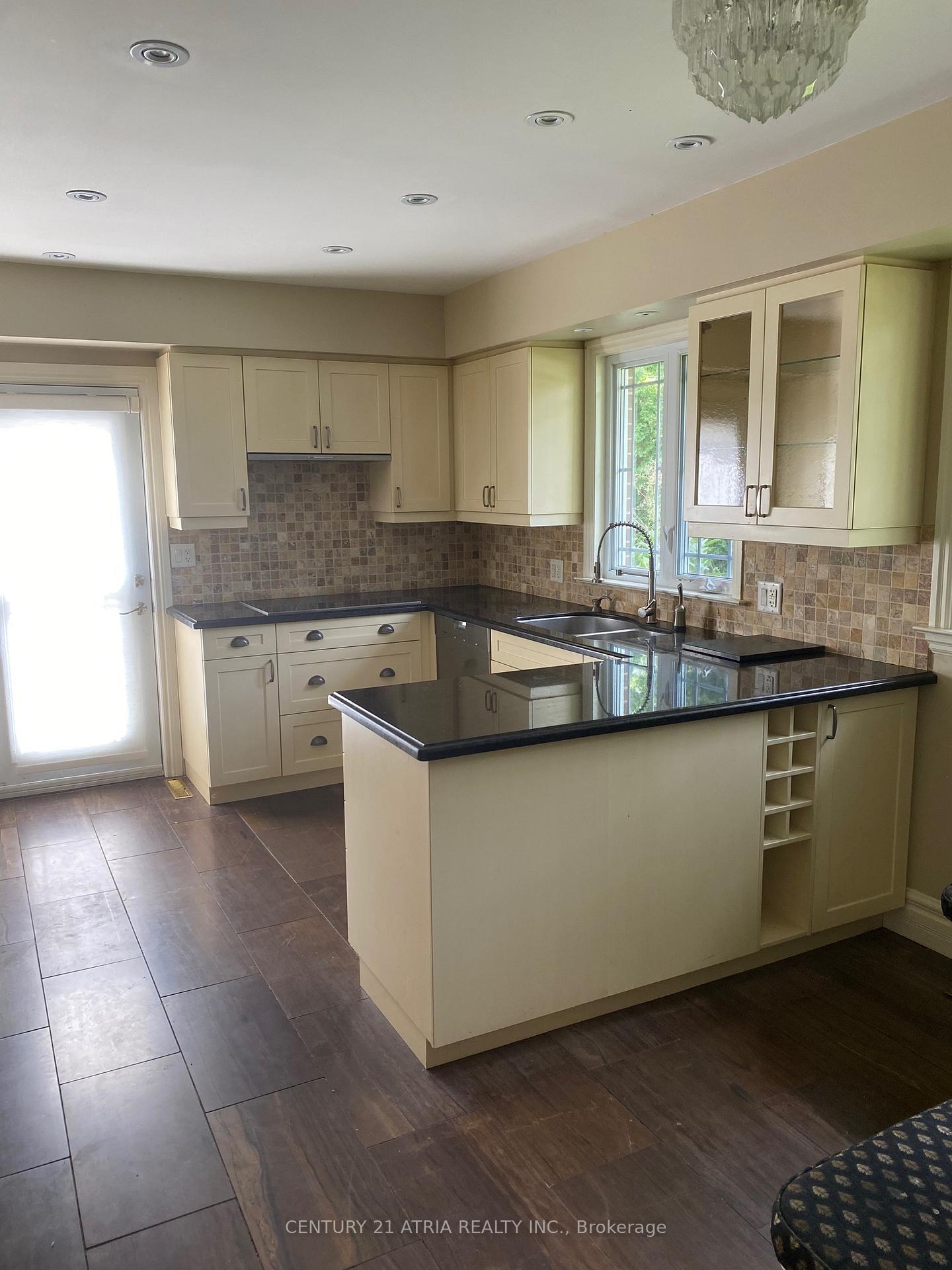 Photo 6 of 58 Almond Avenue, Markham, Grandview — HOMEH