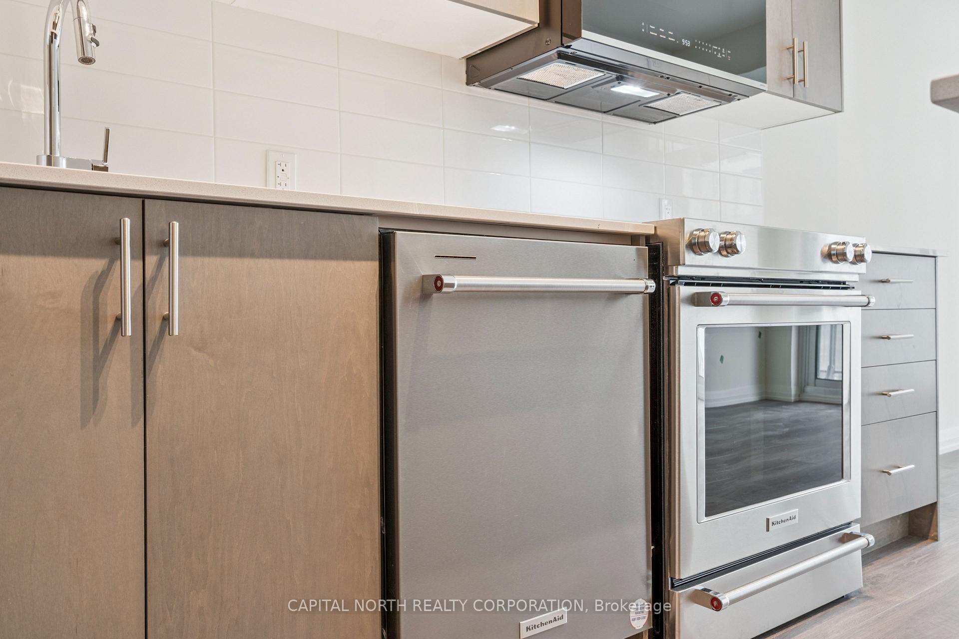 Photo 18 of Unit 815, 8960 Jane Street, Vaughan, Vellore Village — HOMEH