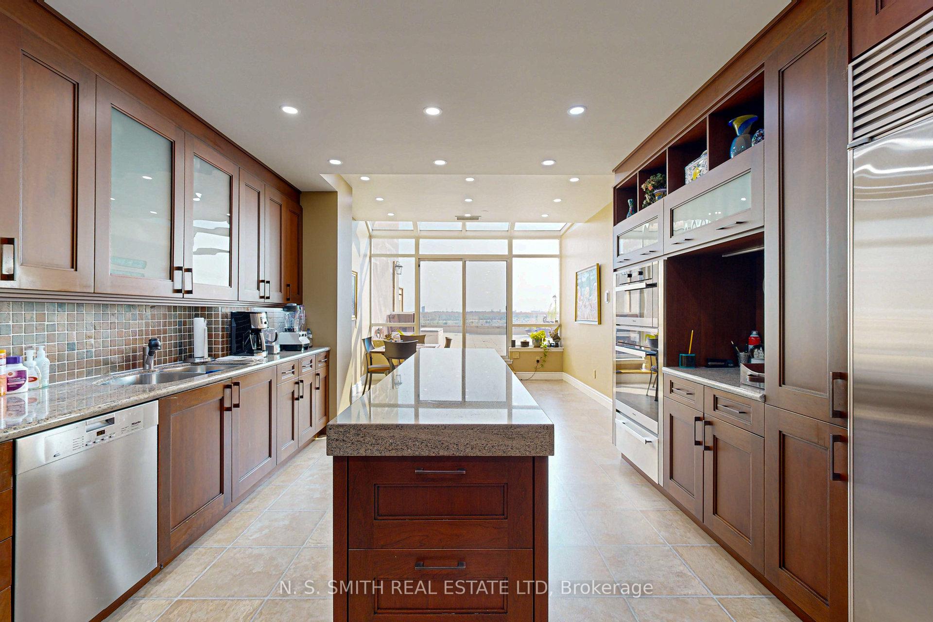 Photo 6 of Unit PH11, 610 Bullock Drive, Markham, Markville — HOMEH