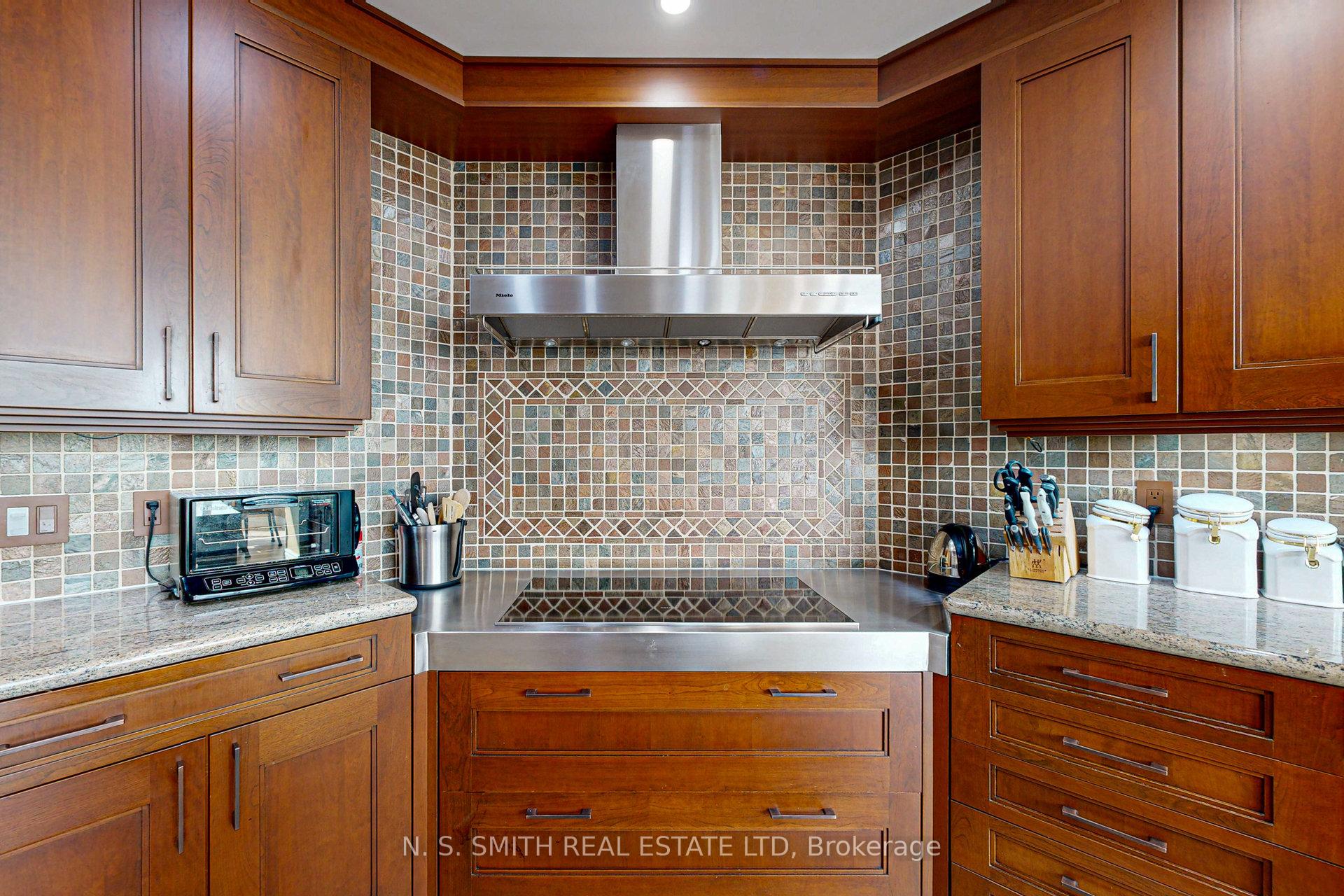 Photo 14 of Unit PH11, 610 Bullock Drive, Markham, Markville — HOMEH