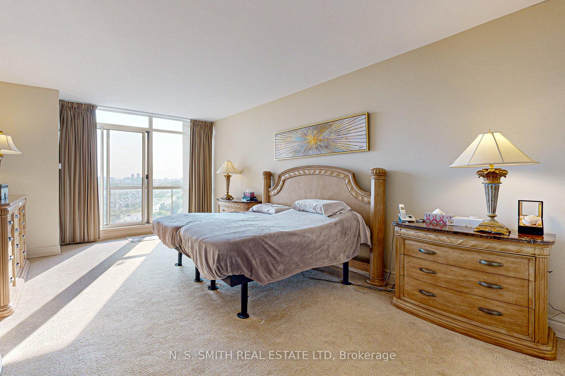 Photo 7 of Unit PH11, 610 Bullock Drive, Markham, Markville — HOMEH