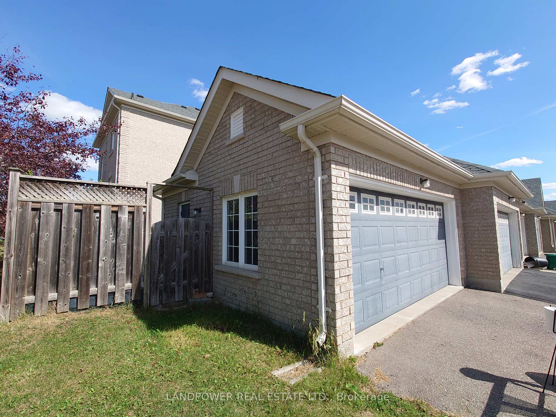 Photo 7 of 370 William Berczy Boulevard, Markham, Berczy — HOMEH