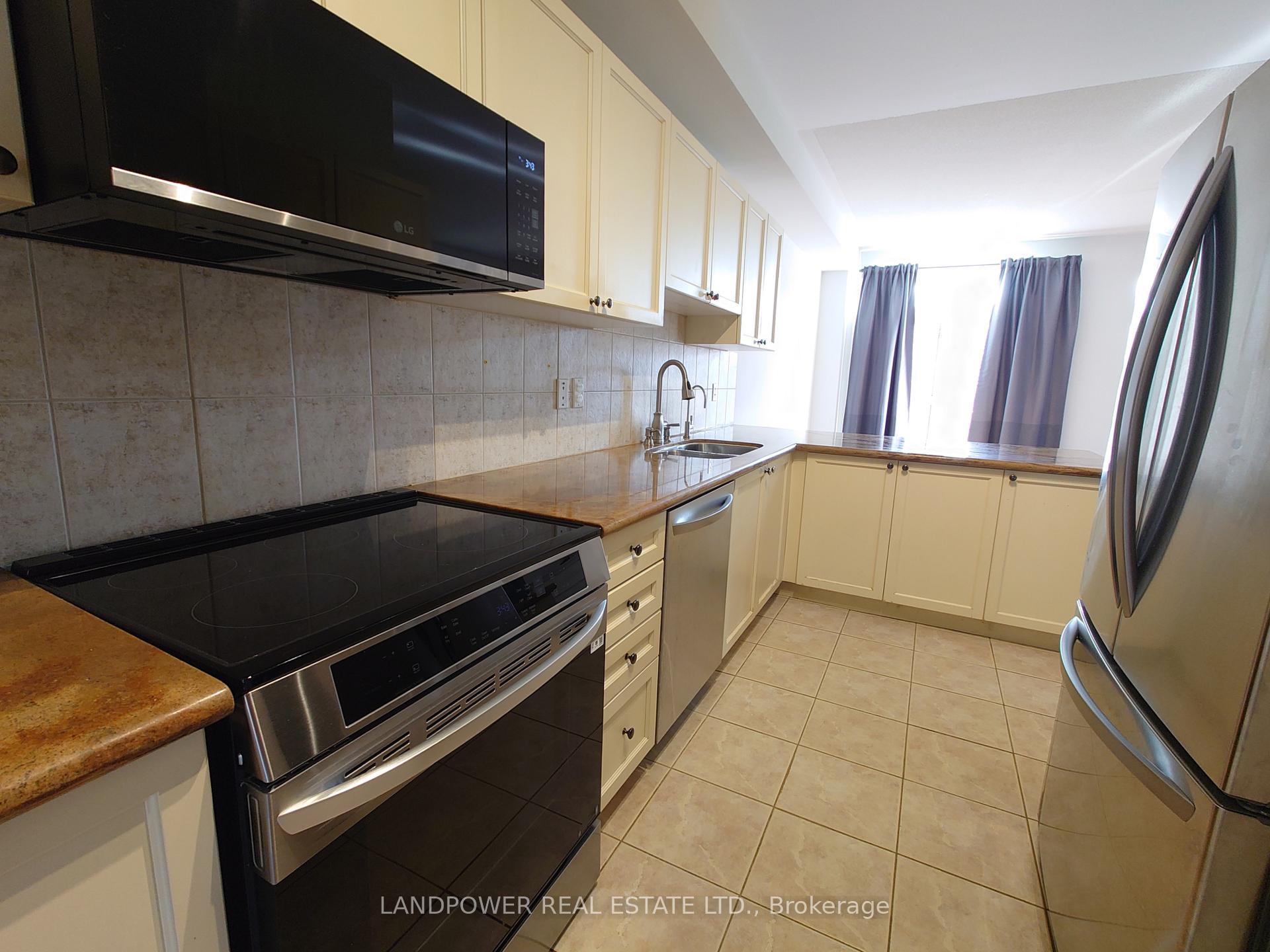 Photo 4 of 370 William Berczy Boulevard, Markham, Berczy — HOMEH