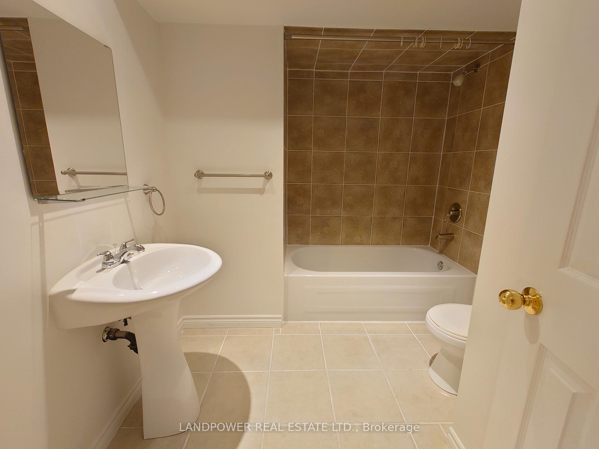 Photo 11 of 370 William Berczy Boulevard, Markham, Berczy — HOMEH
